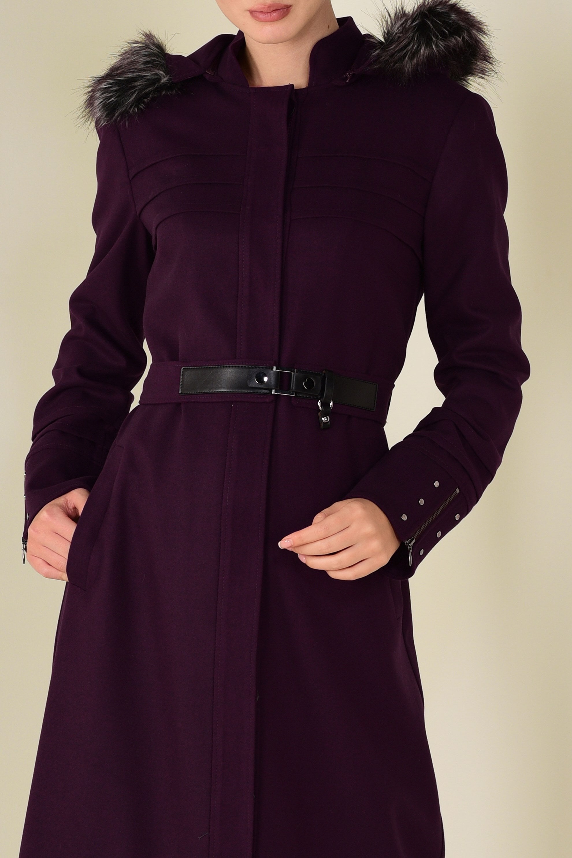 Tesettür giyim MÜRDÜM KAPÜŞONU SUNİ KÜRK DETAYLI MANTO 9770 