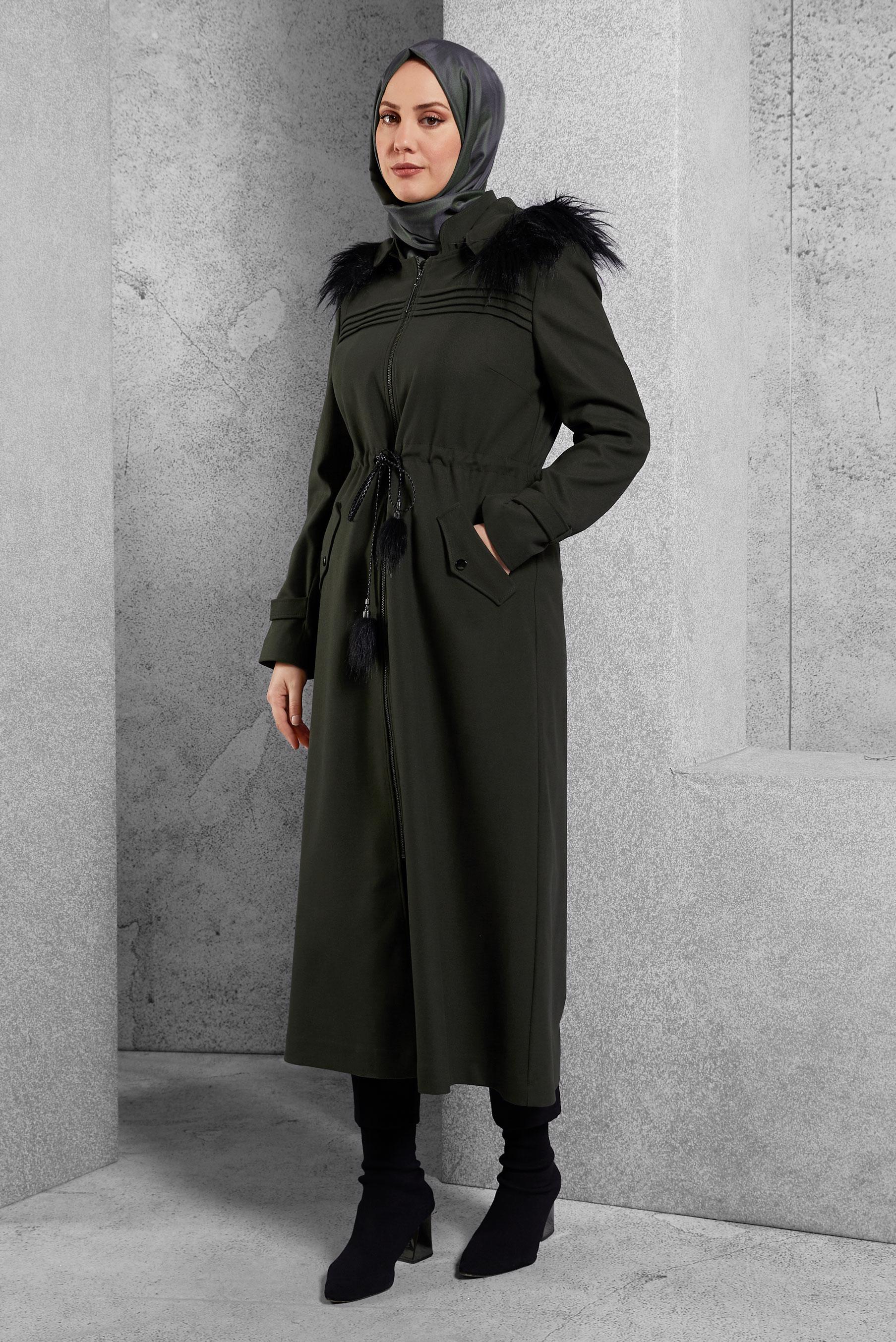 Tesettür giyim HAKİ KAPÜŞONLU SUNİ KÜRK DETAYLI MANTO 9771 