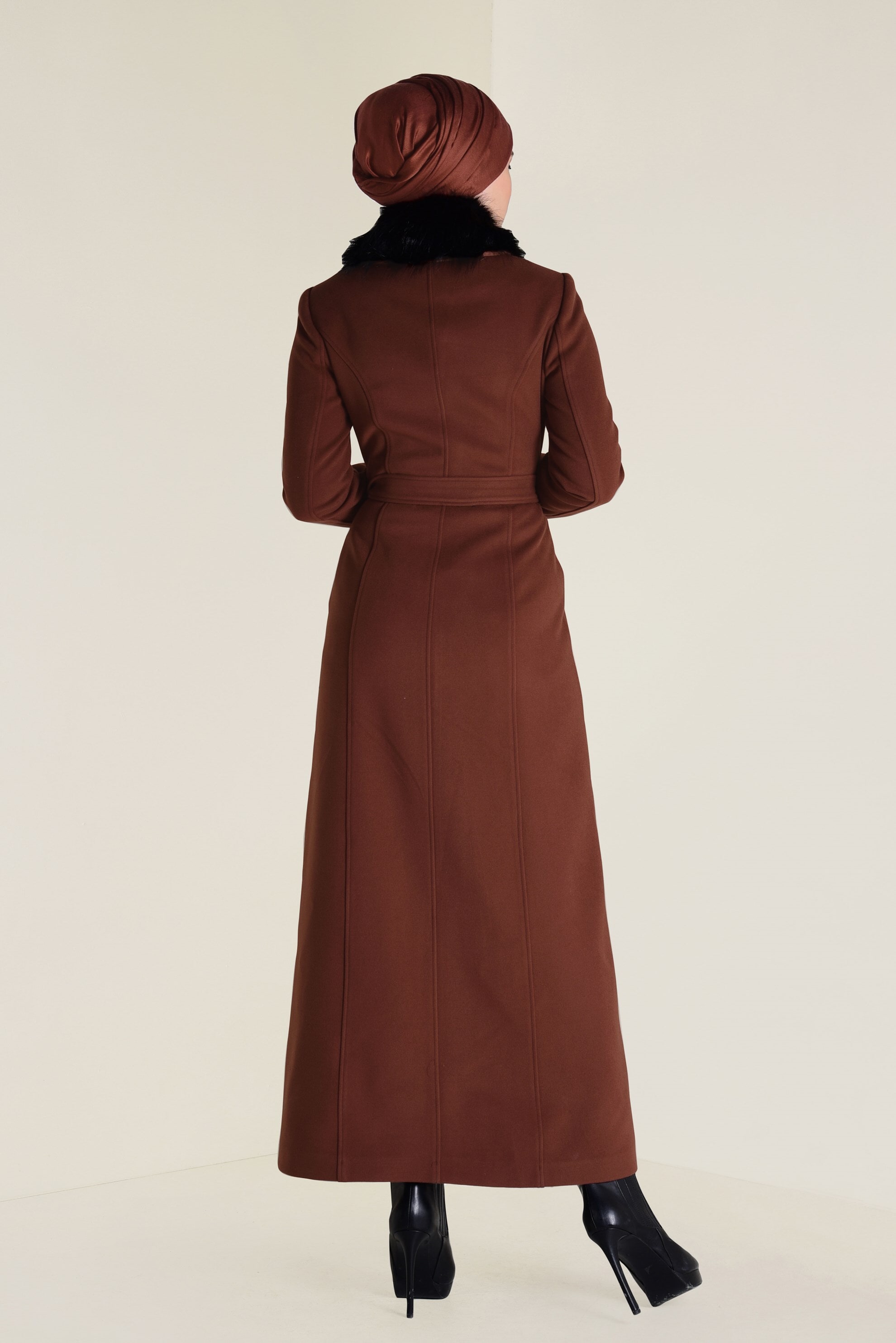 Tesettür giyim TURUNCU YAKASI KÜRKLÜ FERMUARLI KAŞE MANTO 9803 