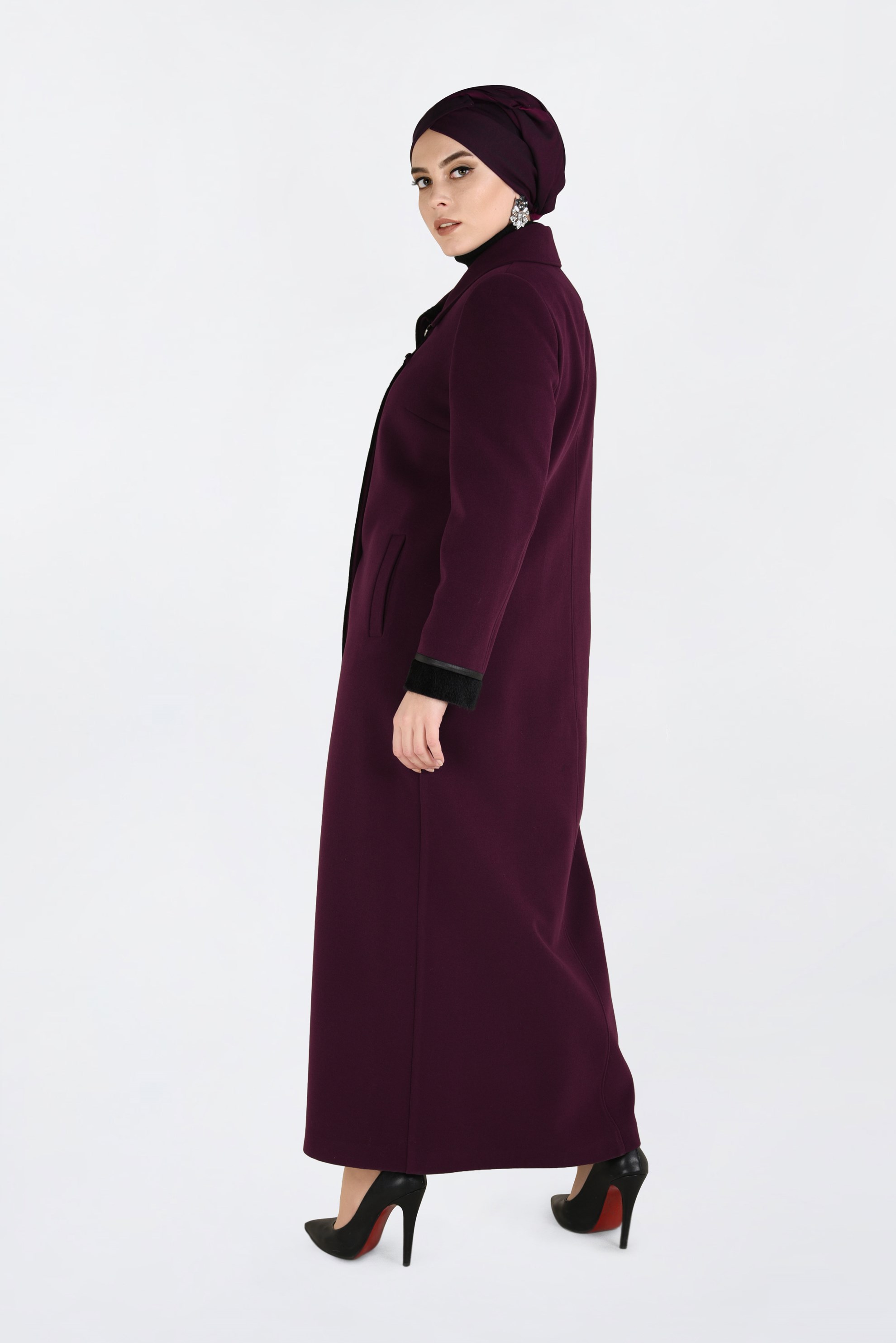 Vêtements hijab PRUNE MANTEAU DÉTAILLÉ EN FOURRURE À BOUTONÉ 9807 