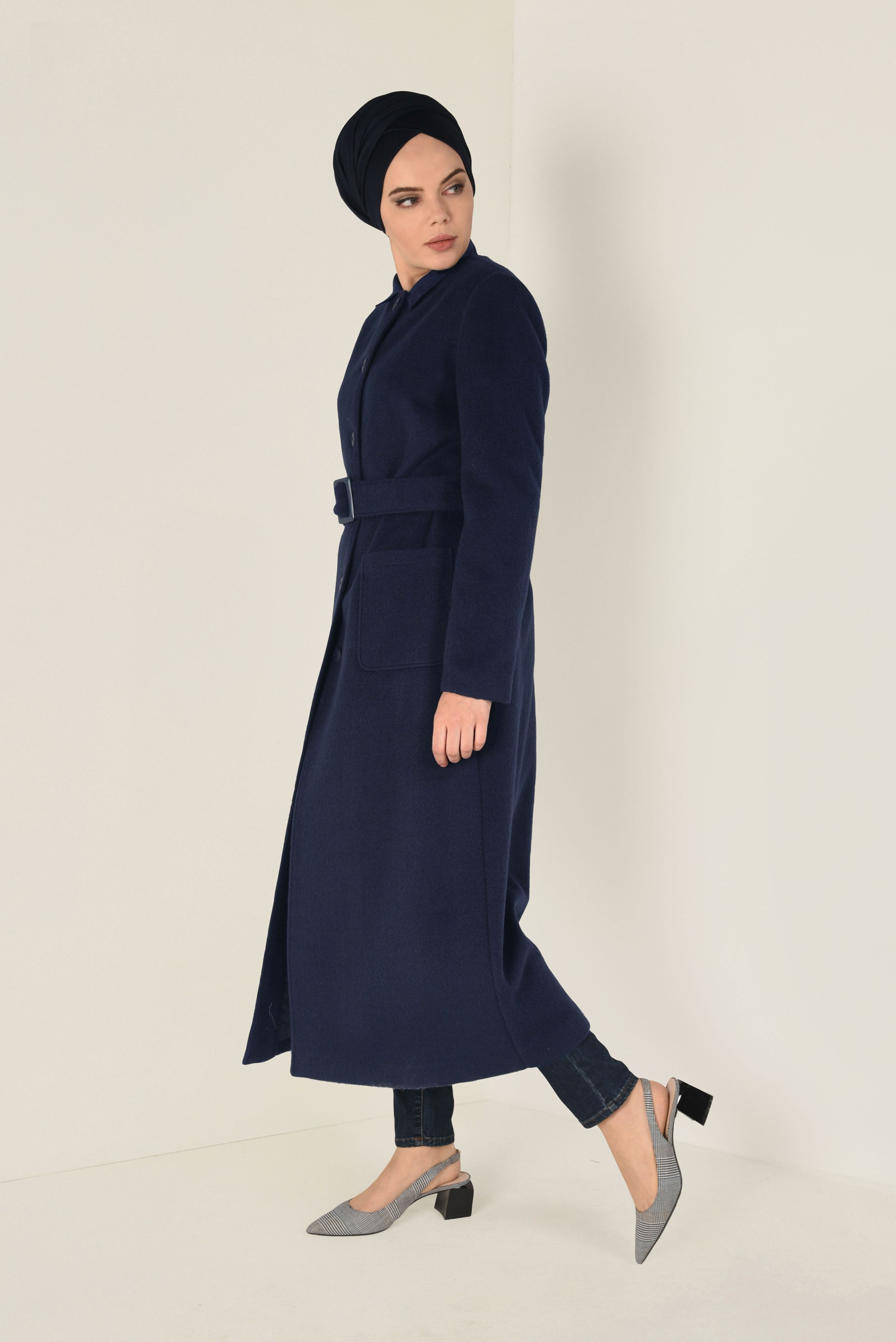 Tesettür giyim LACİVERT DÜĞMELİ KEÇE MANTO 9817 