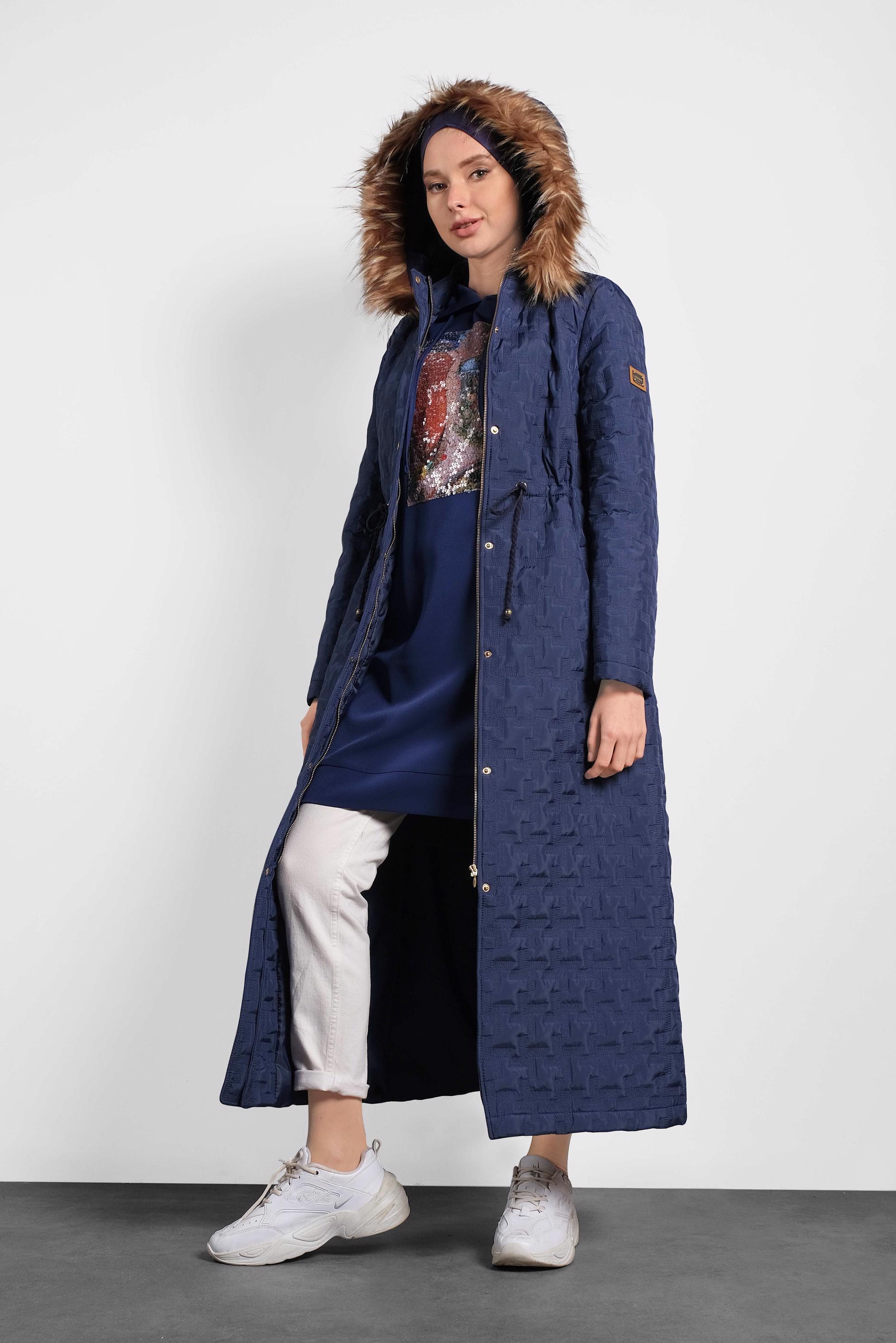 Tesettür giyim LACİVERT KAPÜŞONLU ŞİŞME MANTO 9823