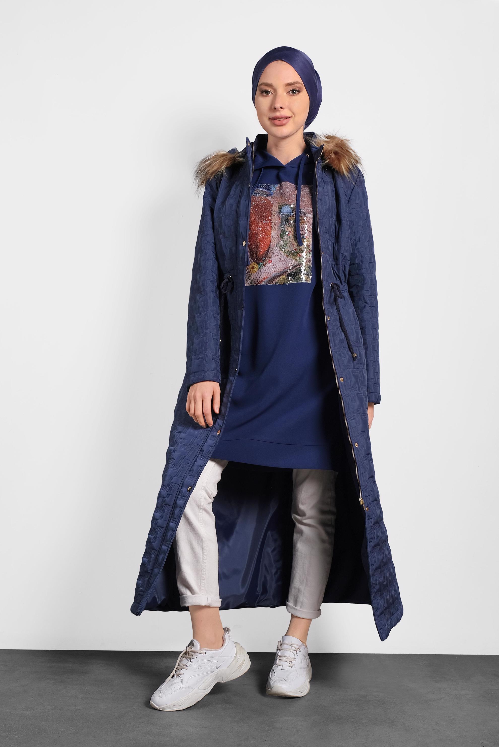 Tesettür giyim LACİVERT KAPÜŞONLU ŞİŞME MANTO 9823