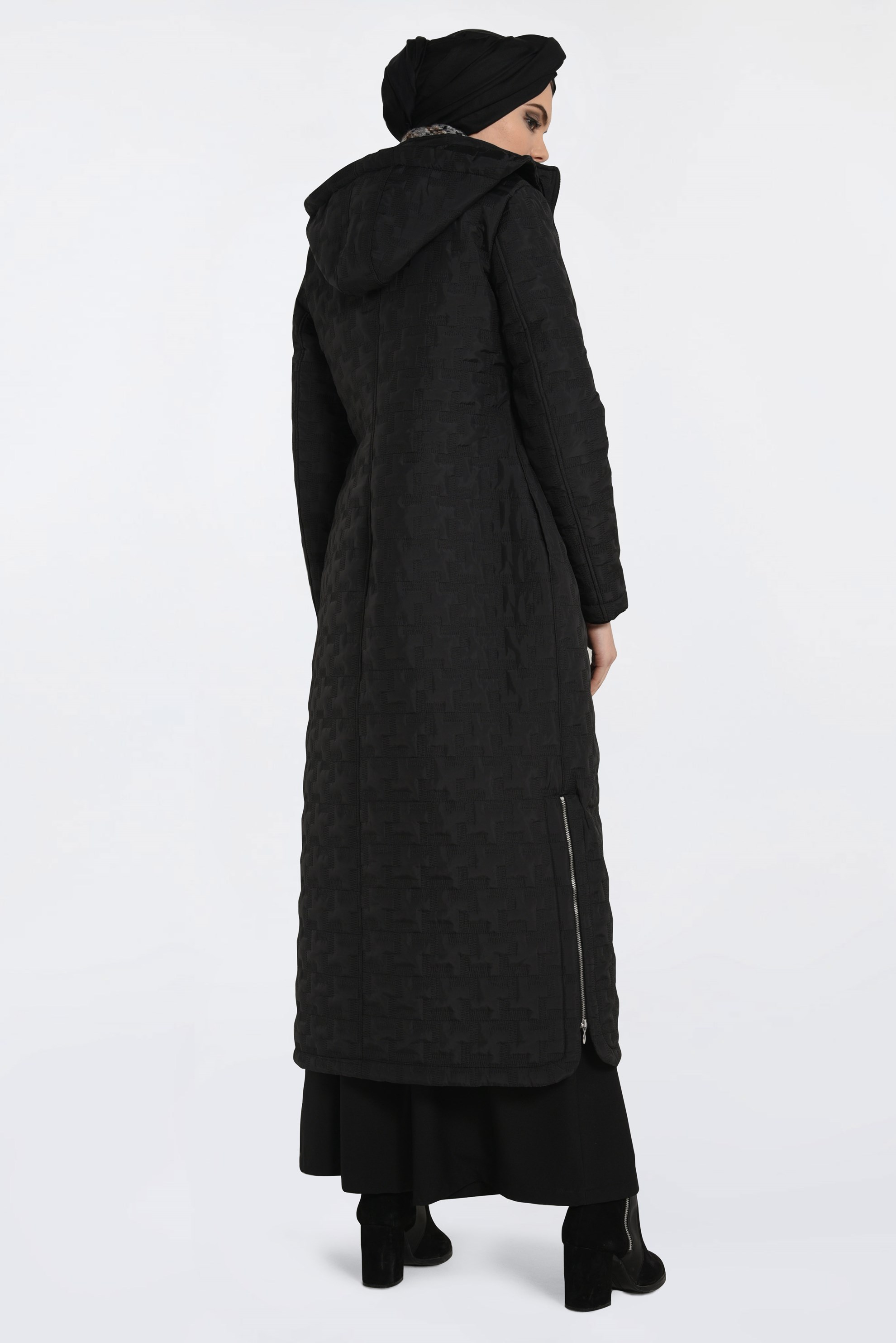 Tesettür giyim SİYAH KAPÜŞONLU YANLARI FERMUAR DETAYLI MANTO 9826 