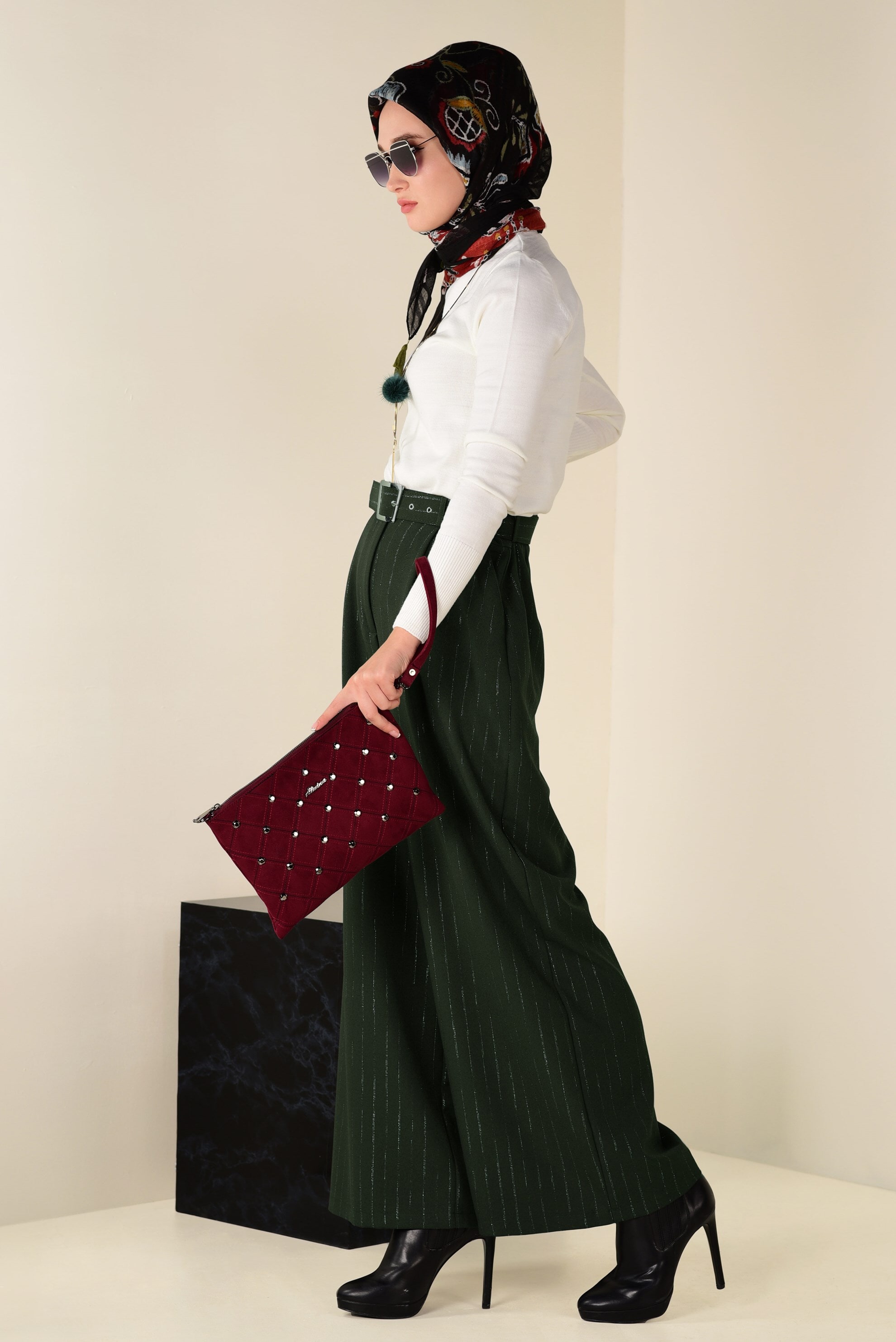 Tesettür giyim HAKİ SİMLİ ÇİZGİ DESEN KEMERLİ PANTOLON 7401 