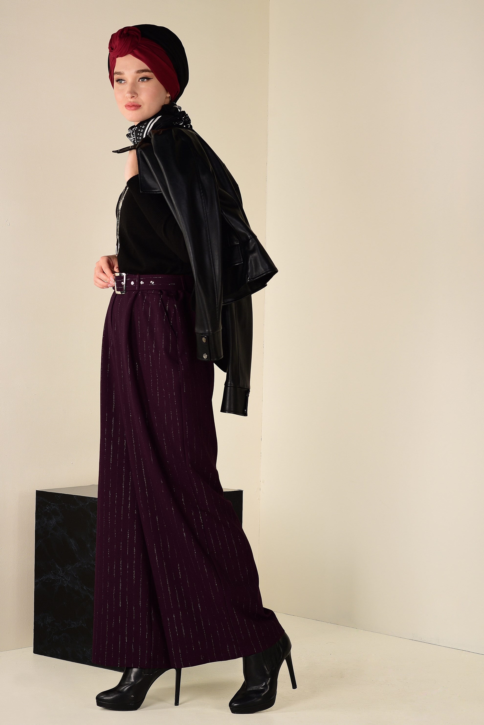 Tesettür giyim MÜRDÜM SİMLİ ÇİZGİ DESEN KEMERLİ PANTOLON 7401 