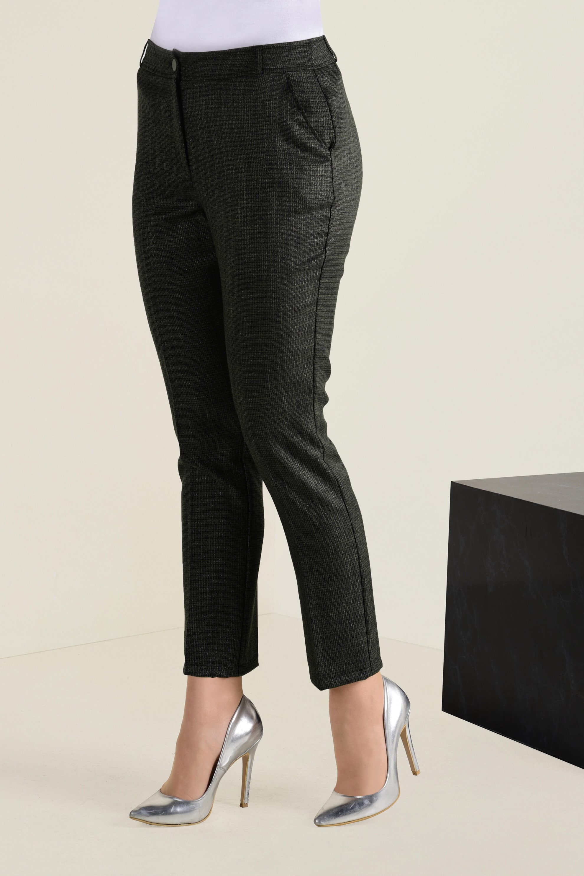 Tesettür giyim HAKİ DÜĞMELİ DAR PAÇA PANTOLON 7405 