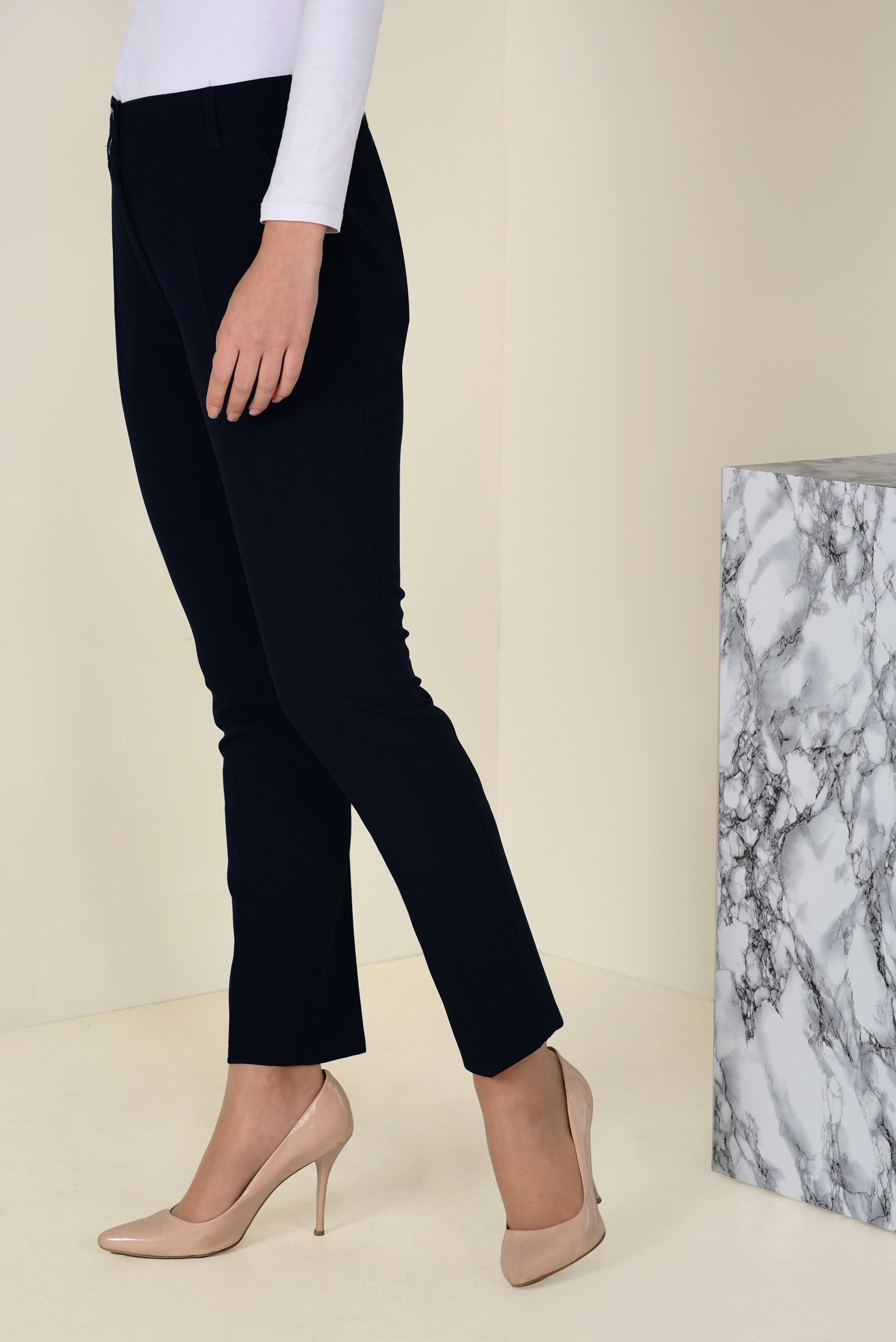 Tesettür giyim LACİVERT DÜĞMELİ HAVUÇ PANTOLON 7412