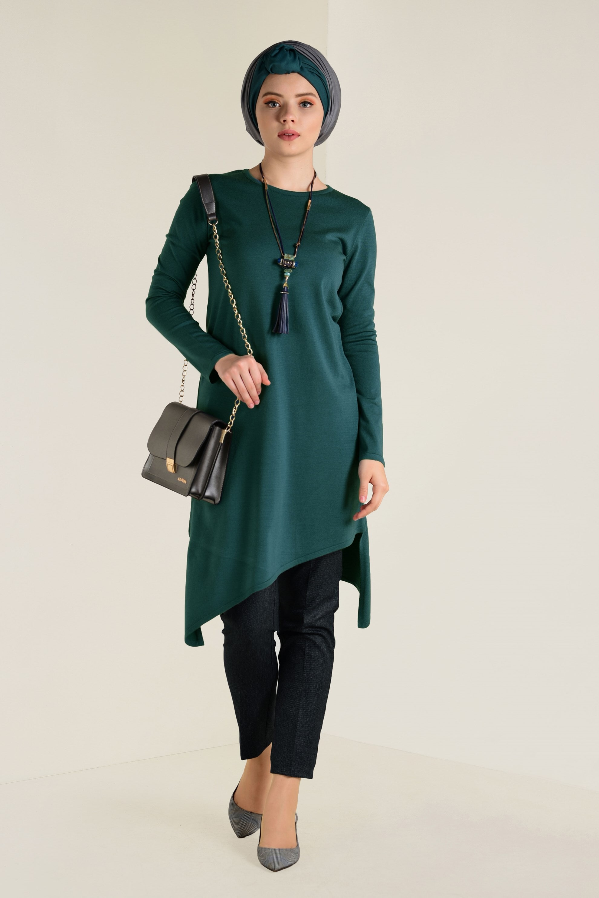 Tesettür giyim SİYAH DAR PAÇA ARA BEL PANTOLON 7431 