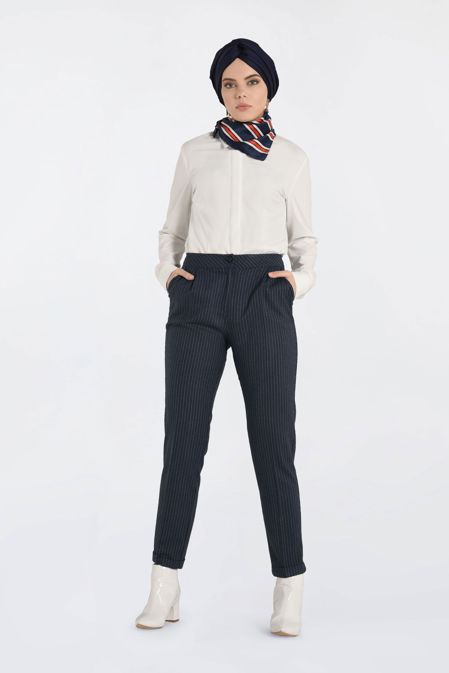 Tesettür giyim LACİVERT DİKEY ÇİZGİLİ HAVUÇ PANTOLON 7445 