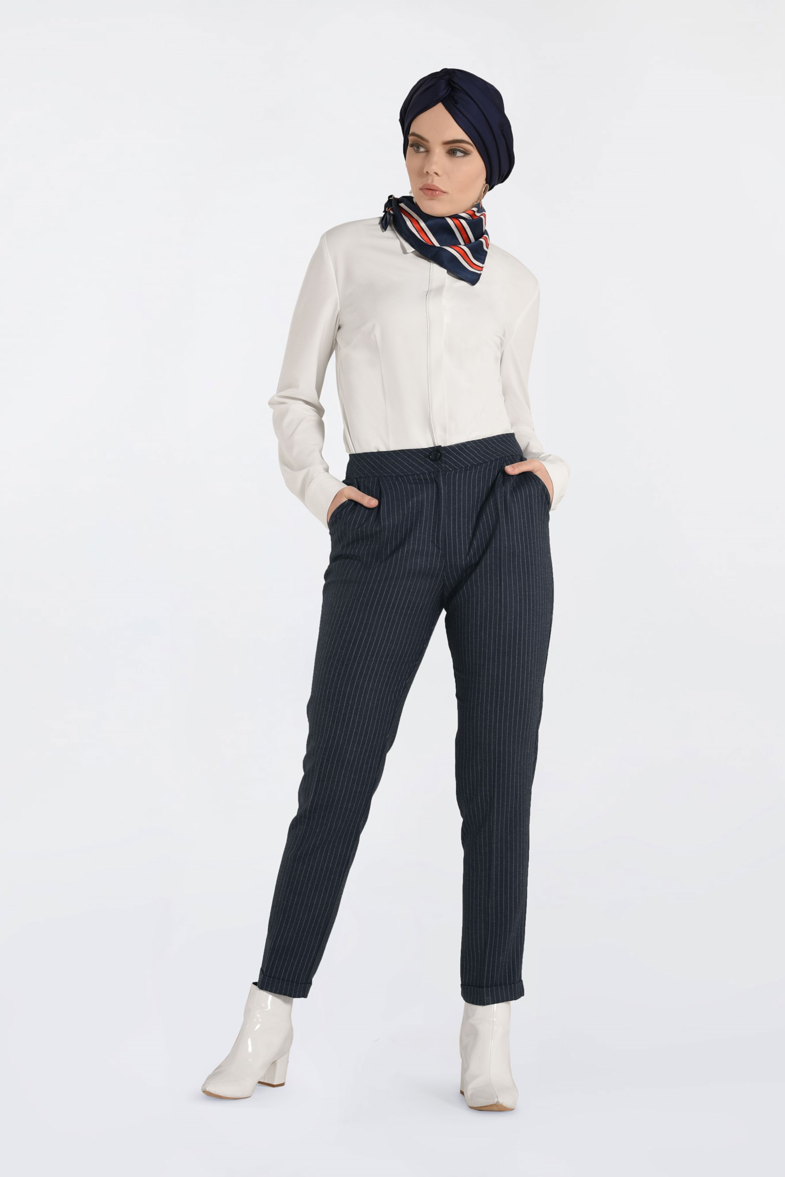 Tesettür giyim LACİVERT DİKEY ÇİZGİLİ HAVUÇ PANTOLON 7445 