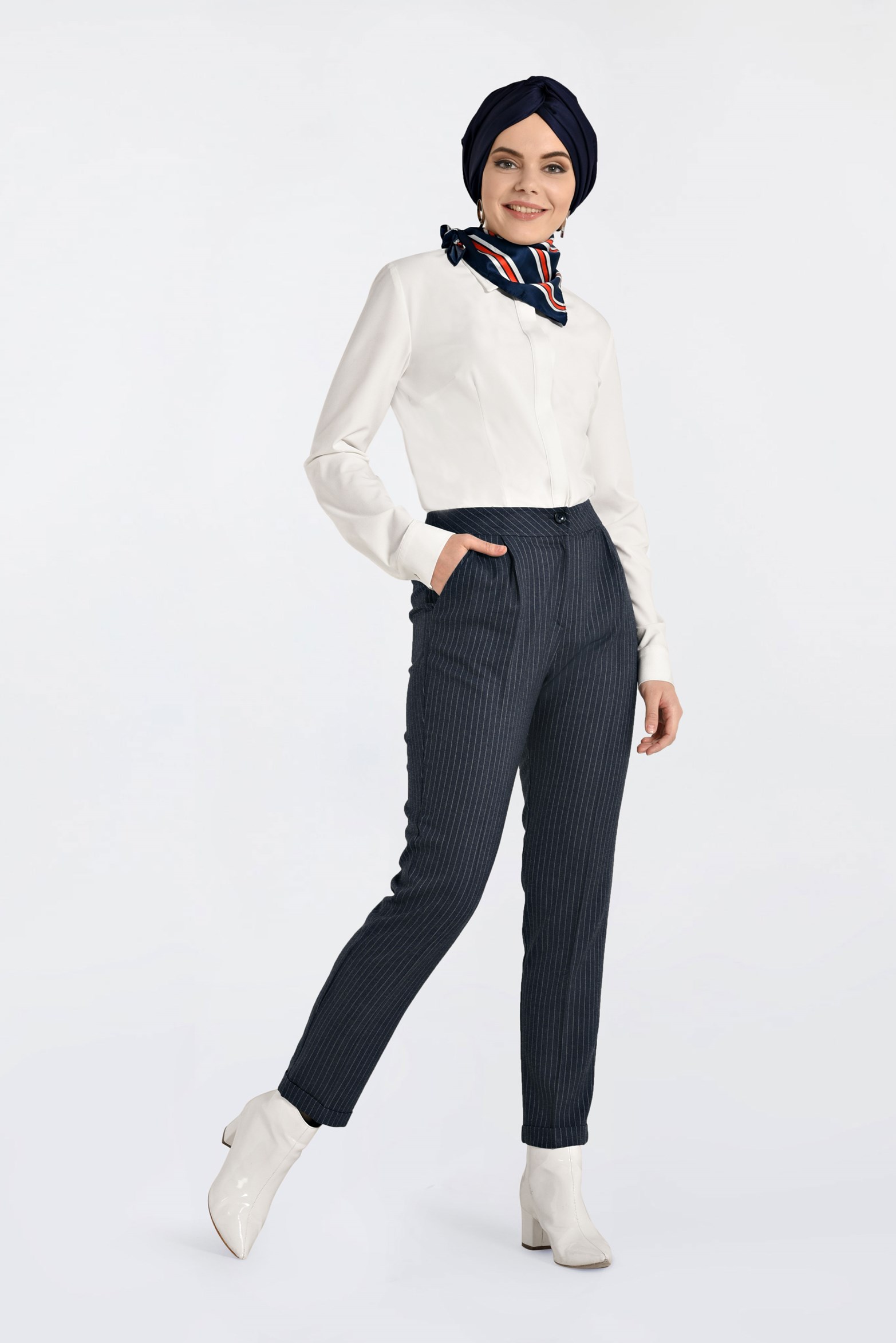 Tesettür giyim LACİVERT DİKEY ÇİZGİLİ HAVUÇ PANTOLON 7445 
