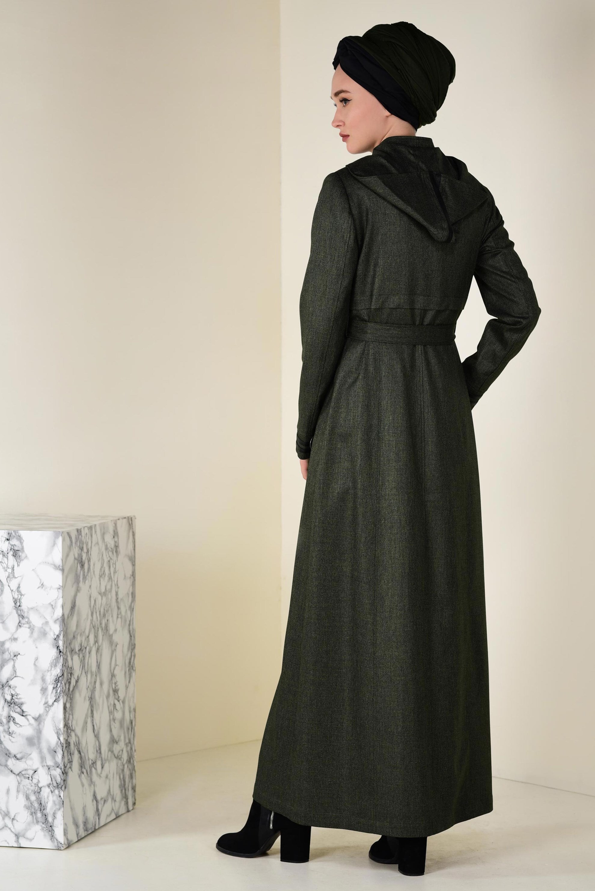 Tesettür giyim HAKİ BELİ KUŞAKLI KAPÜŞONLU PARDESÜ 1311