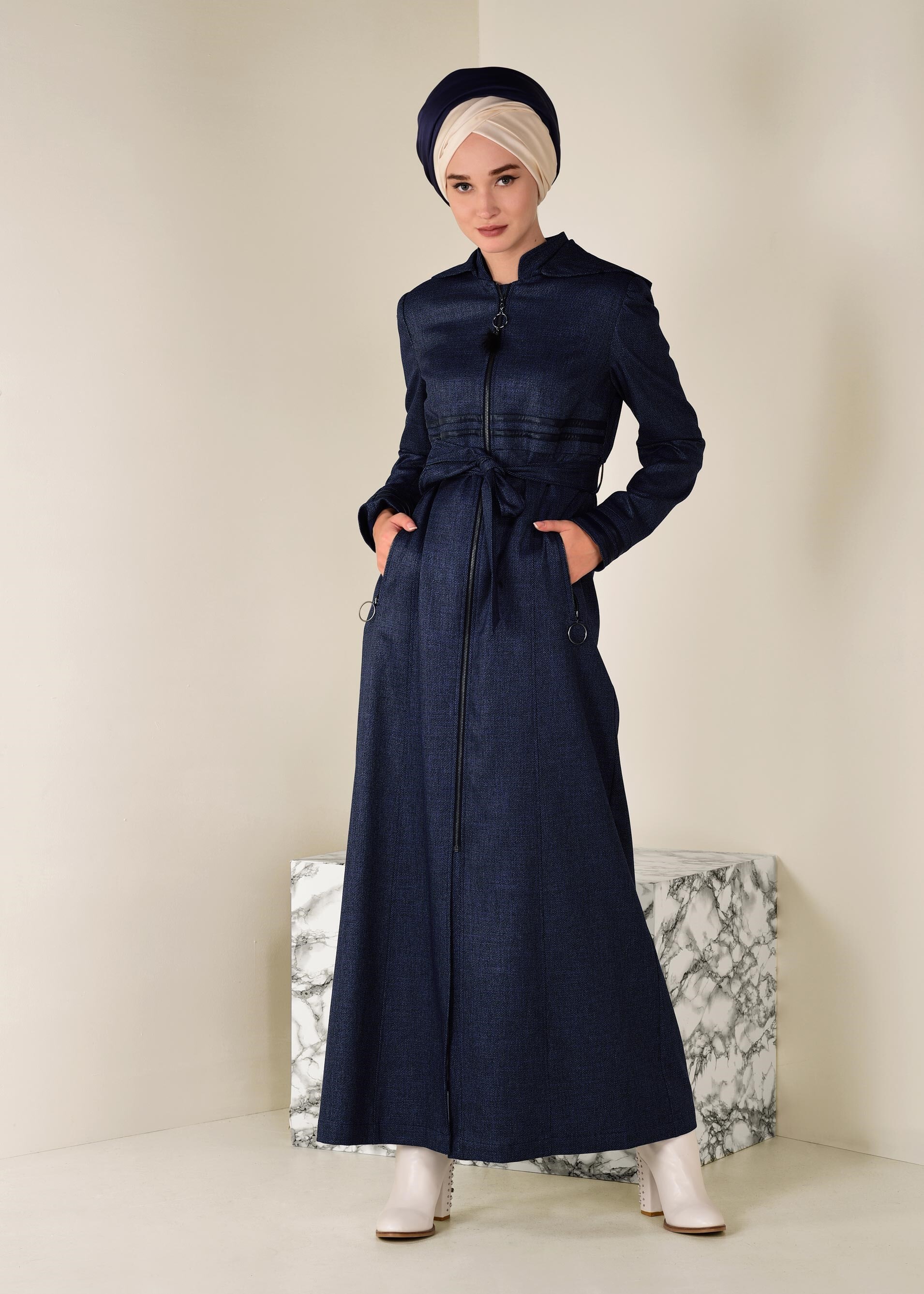 Tesettür giyim LACİVERT BELİ KUŞAKLI KAPÜŞONLU PARDESÜ 1311