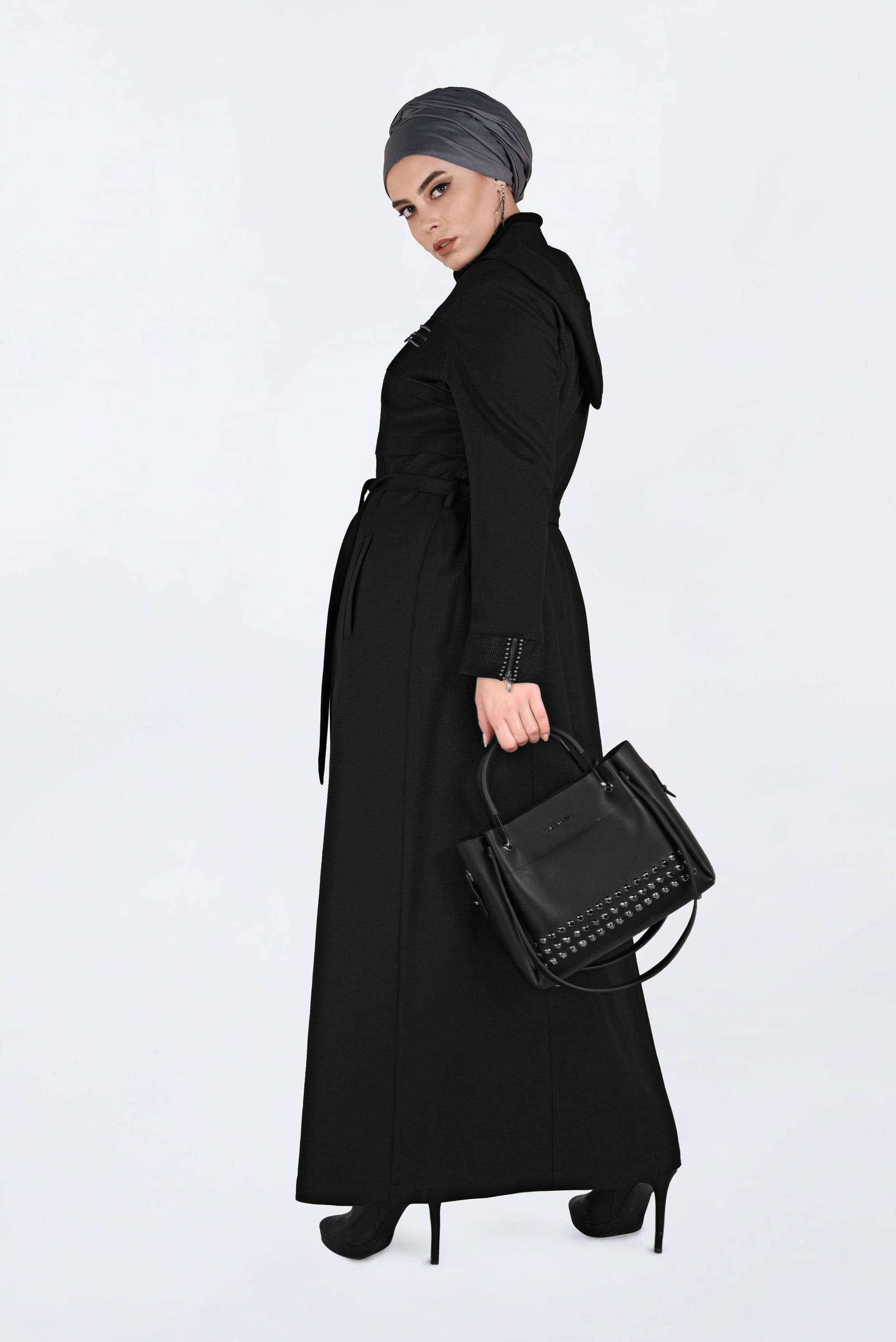 Tesettür giyim SİYAH DÜĞMELİ KEMER DETAYLI PARDESÜ 1312