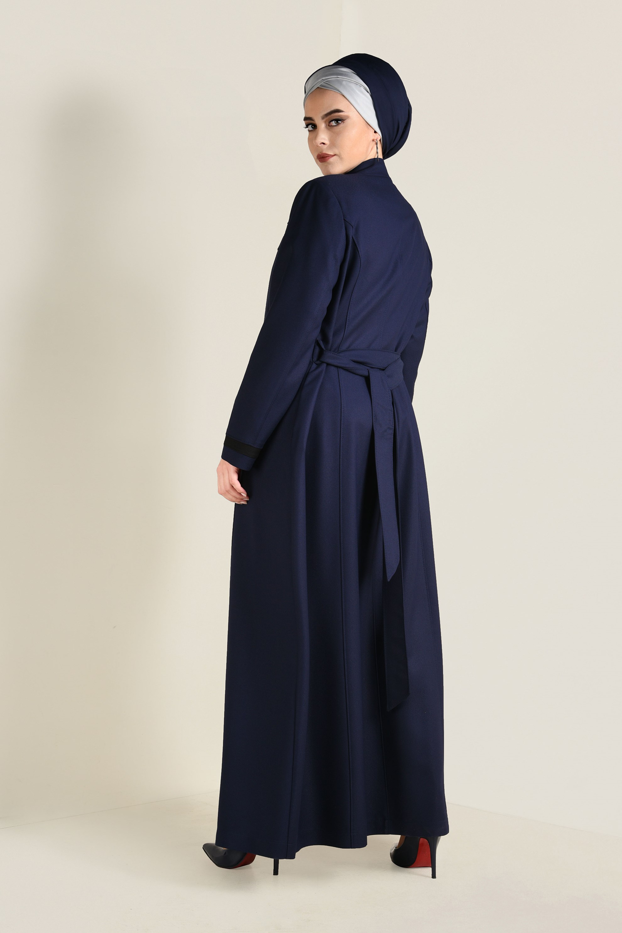 Tesettür giyim LACİVERT BELDEN KUŞAKLI GİZLİ DÜĞMELİ PARDESÜ 1316 