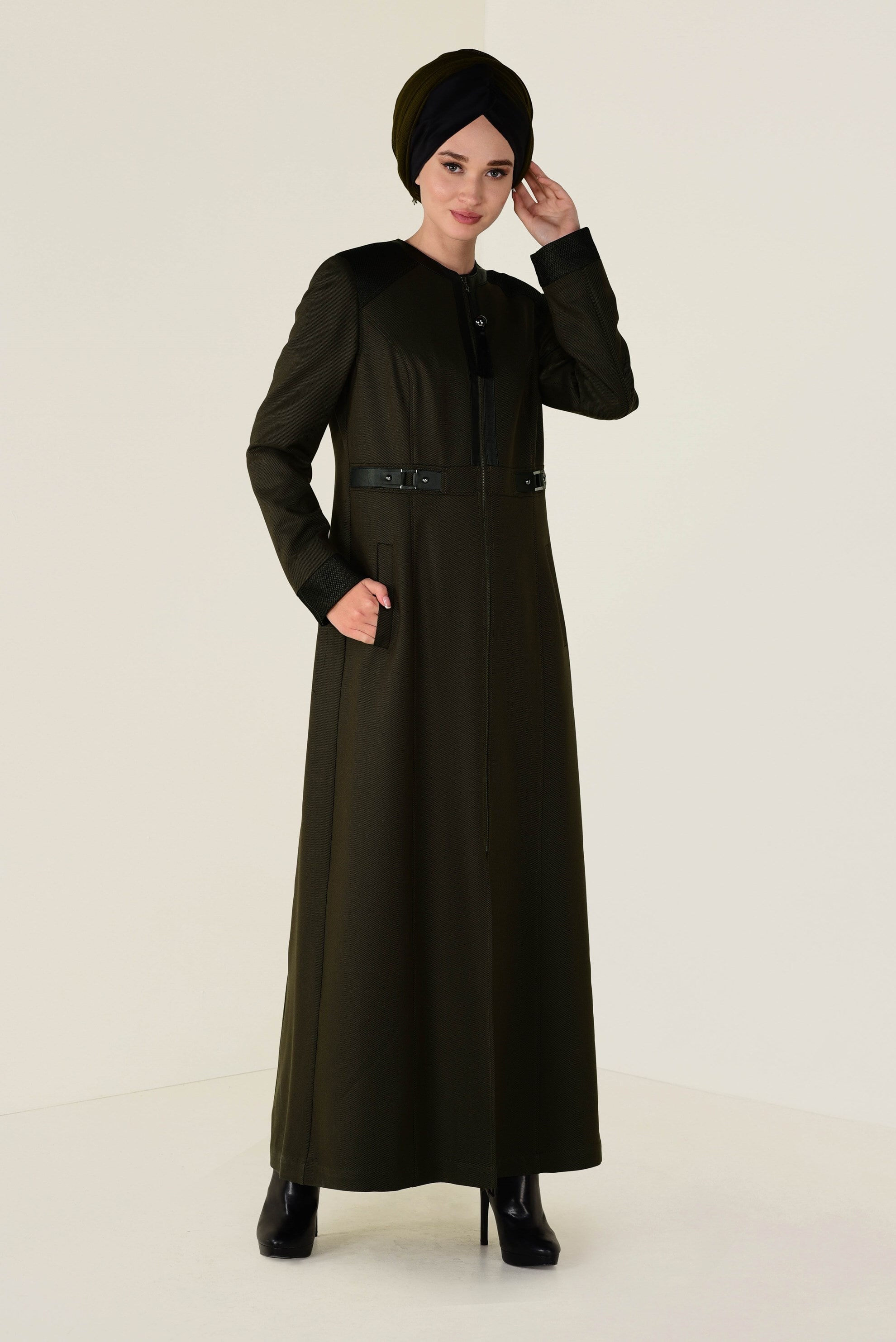 Tesettür giyim HAKİ FİLE VE DERİ DETAYLI PARDESÜ 1321 