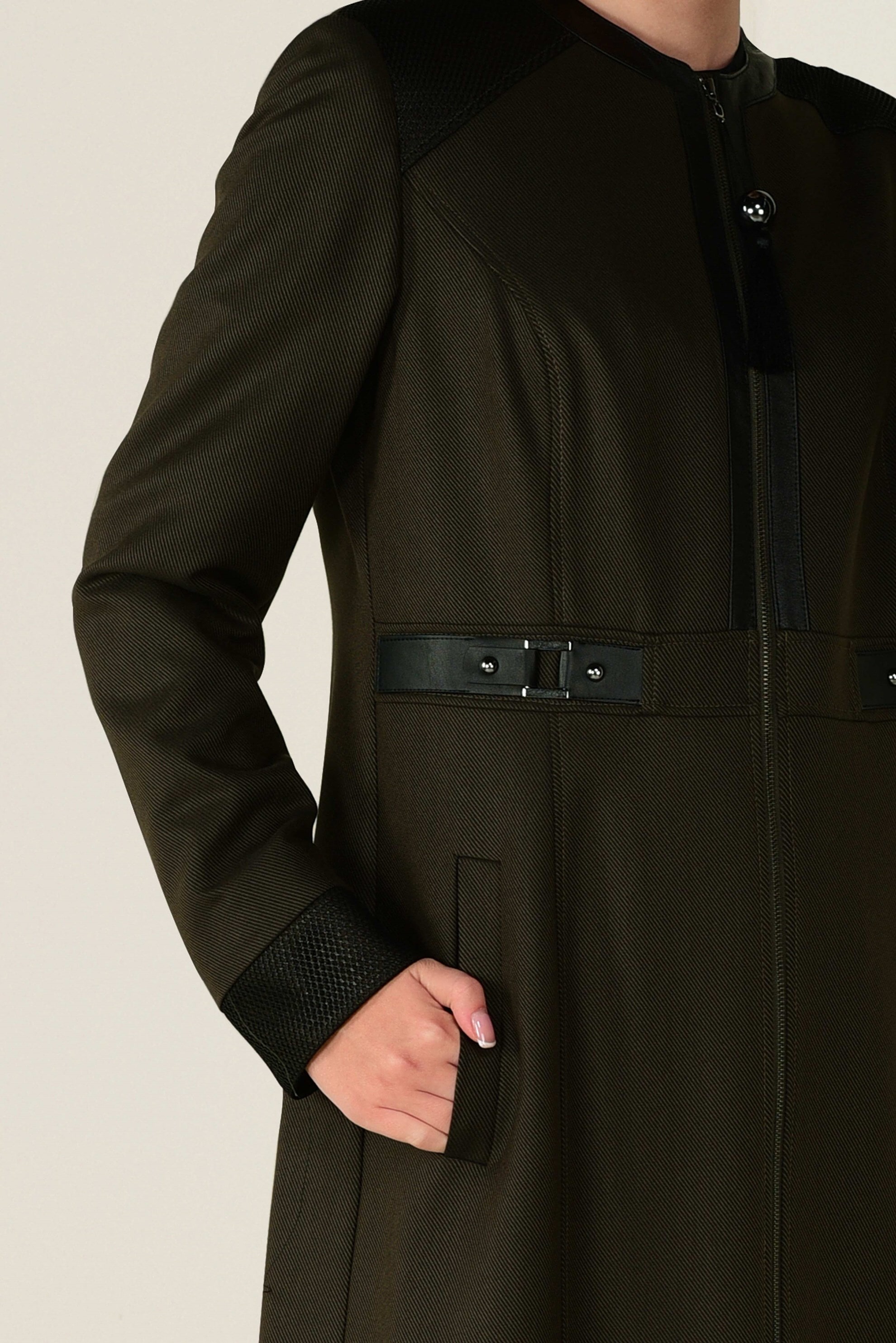 Tesettür giyim HAKİ FİLE VE DERİ DETAYLI PARDESÜ 1321 