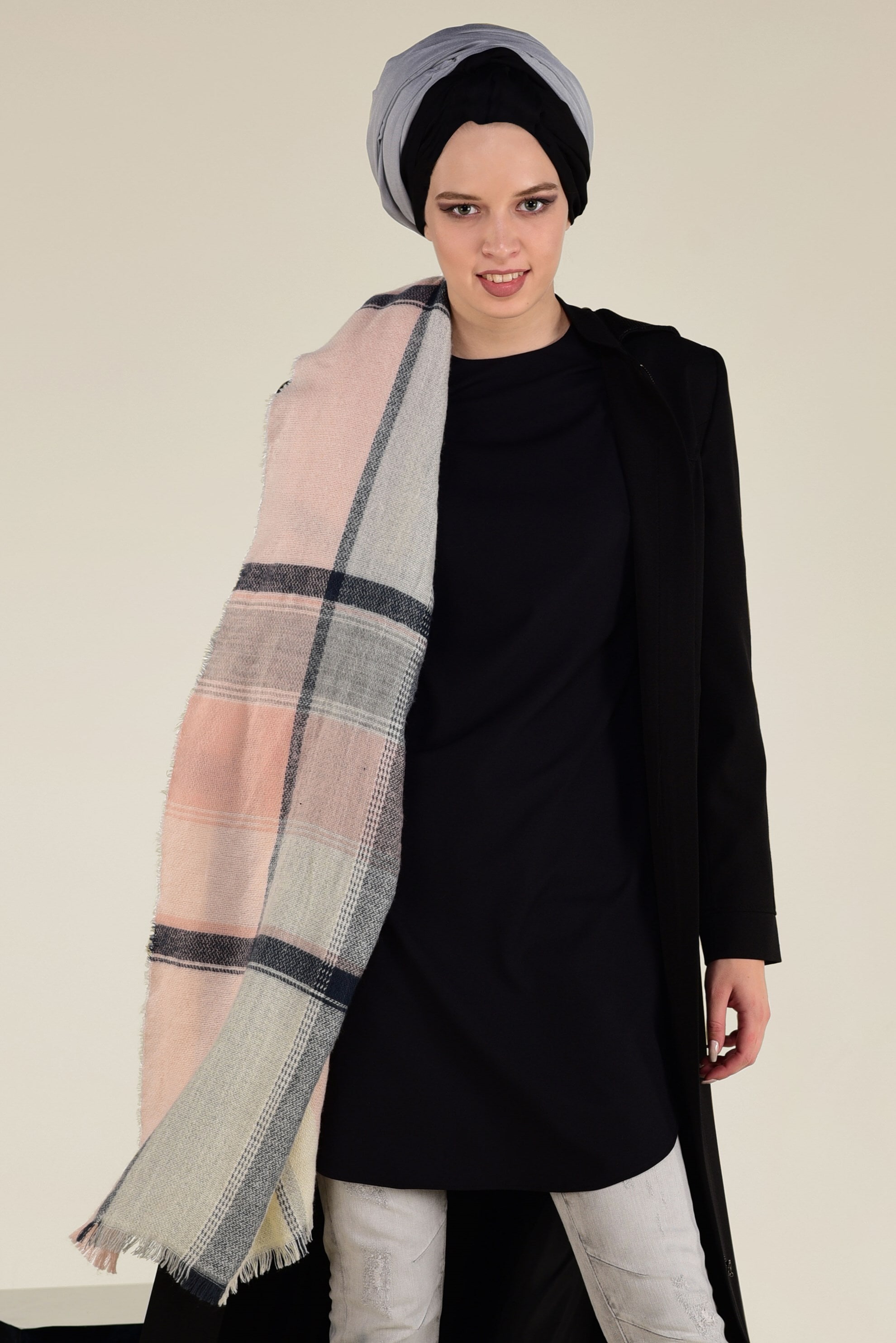 Tesettür giyim SİYAH BELİ BAĞCIKLI KAPÜŞONLU PARDESÜ 1328 