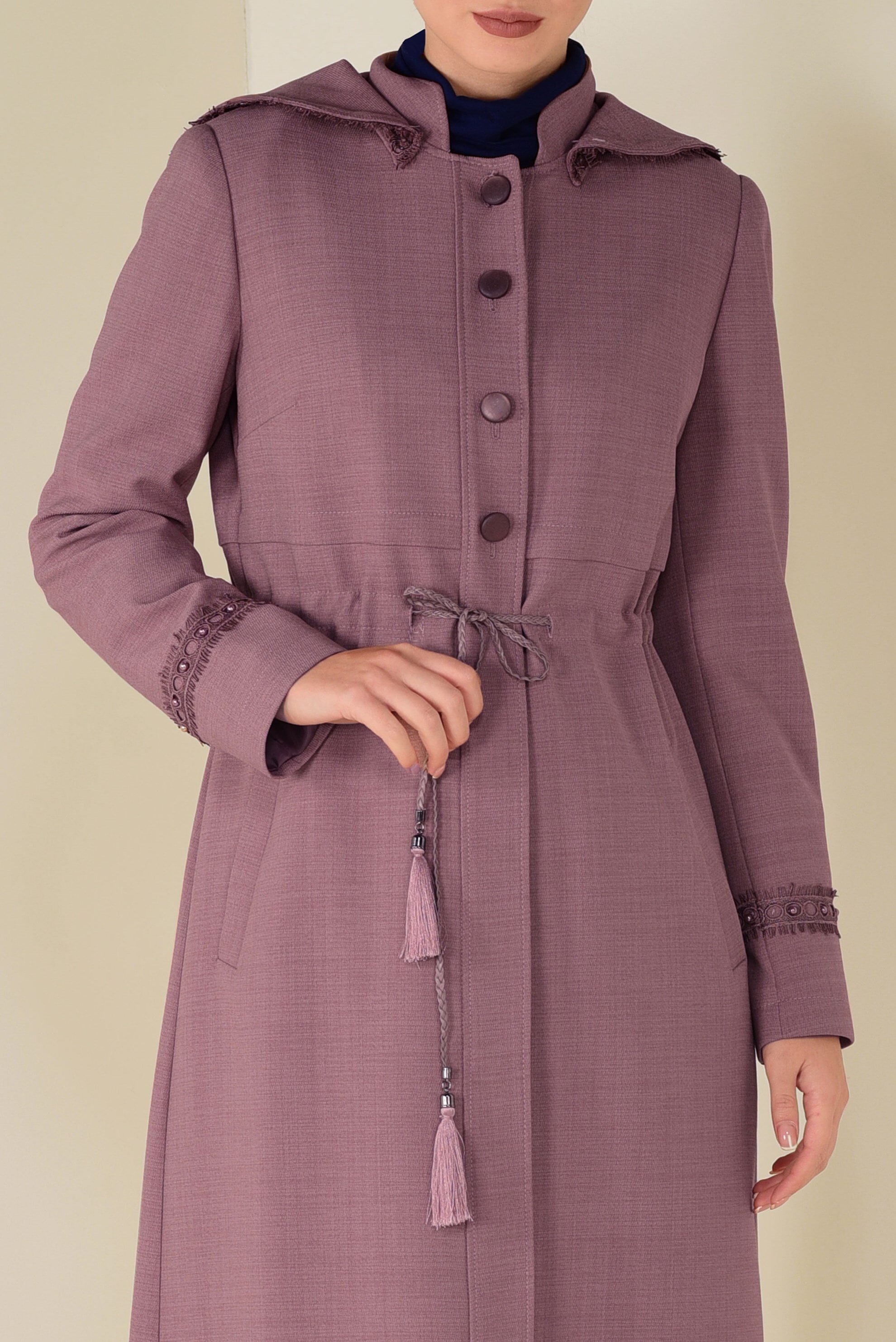 Tesettür giyim PUDRA BAĞCIKLARI PÜSKÜLLÜ NAKIŞ DETAYLI PARDESÜ 1331 