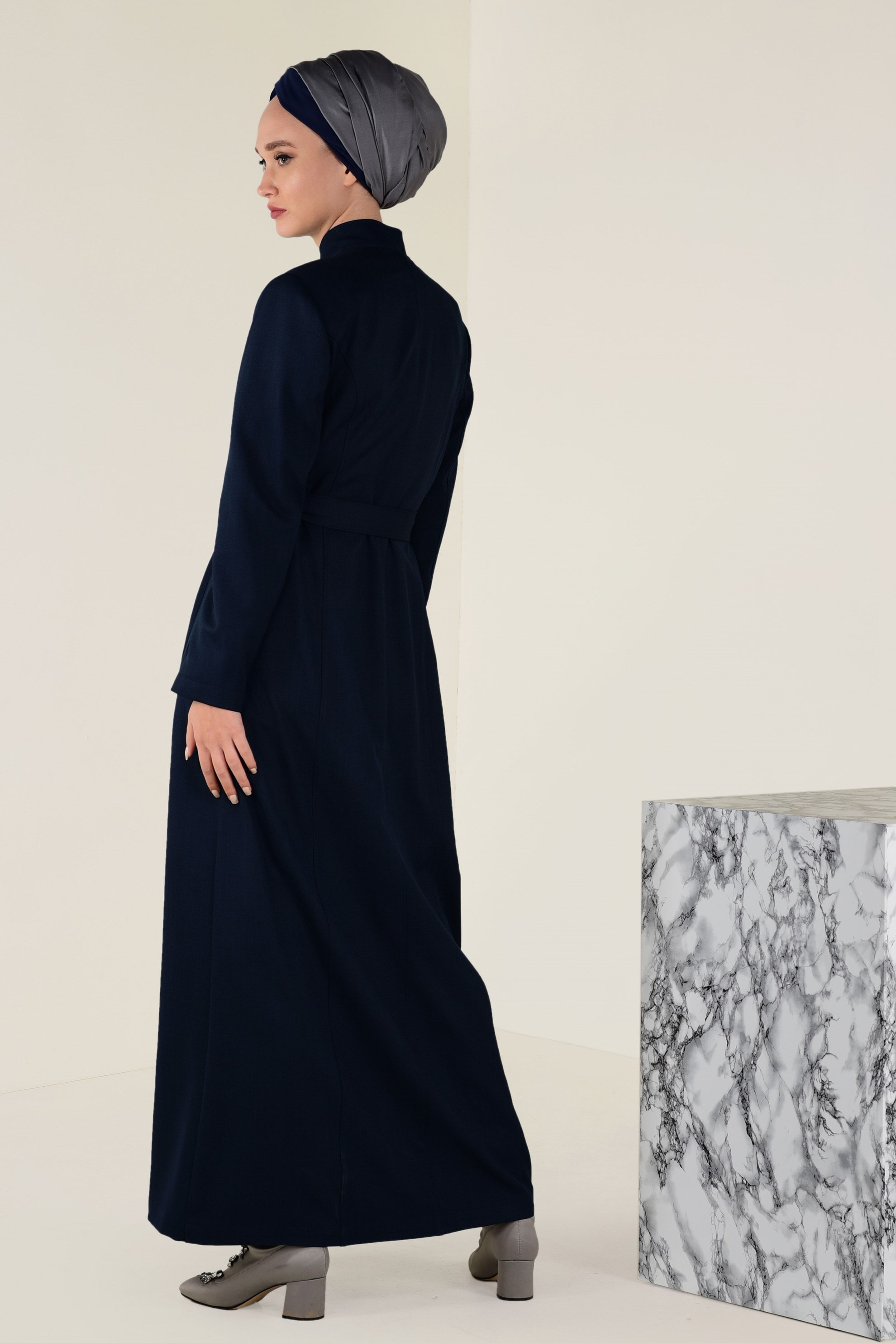 Tesettür giyim LACİVERT HAKİM YAKA NAKIŞLI PARDESÜ 1335 