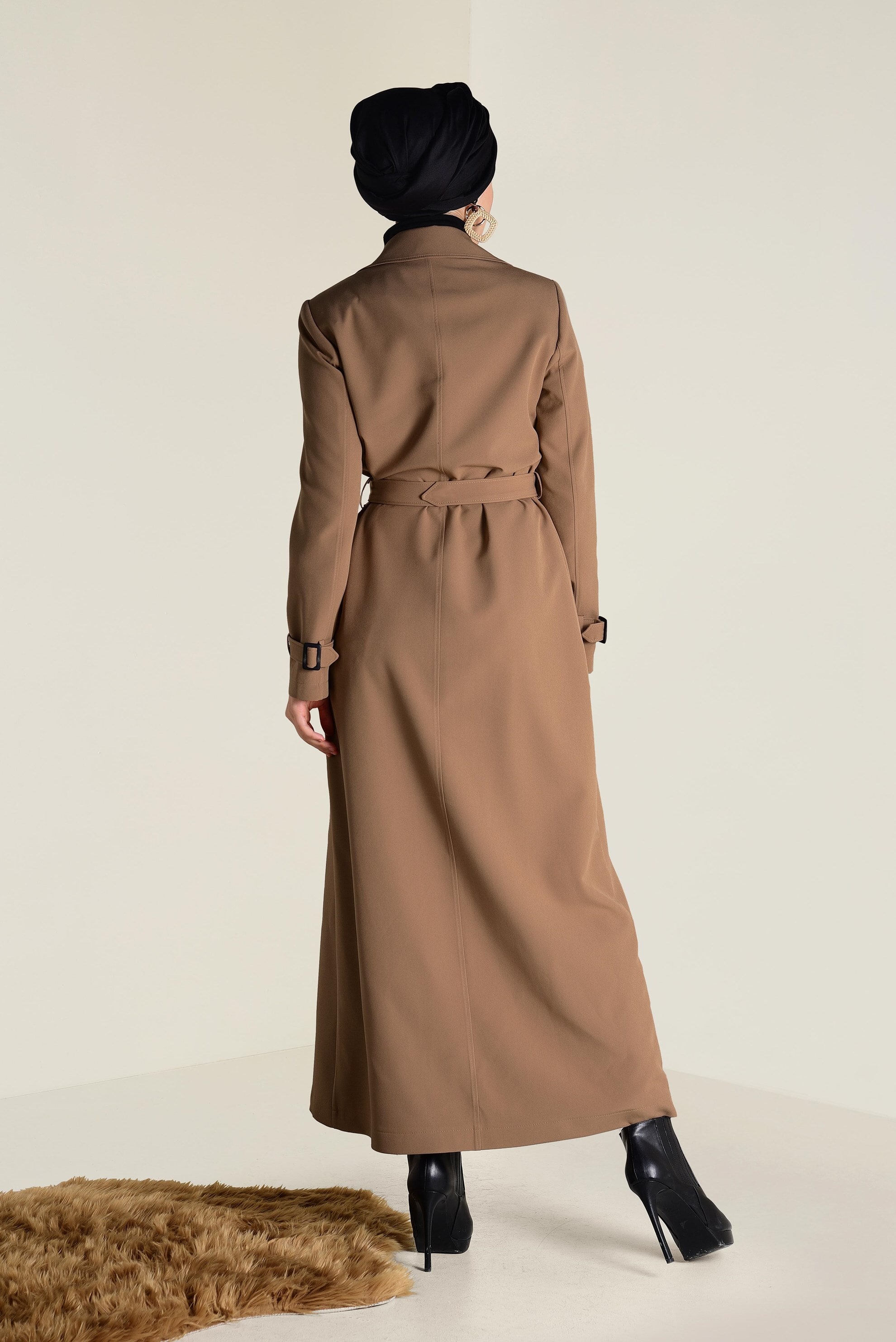 Tesettür giyim BEJ BELİ KEMERLİ DÜĞMELİ PARDESÜ 1342 