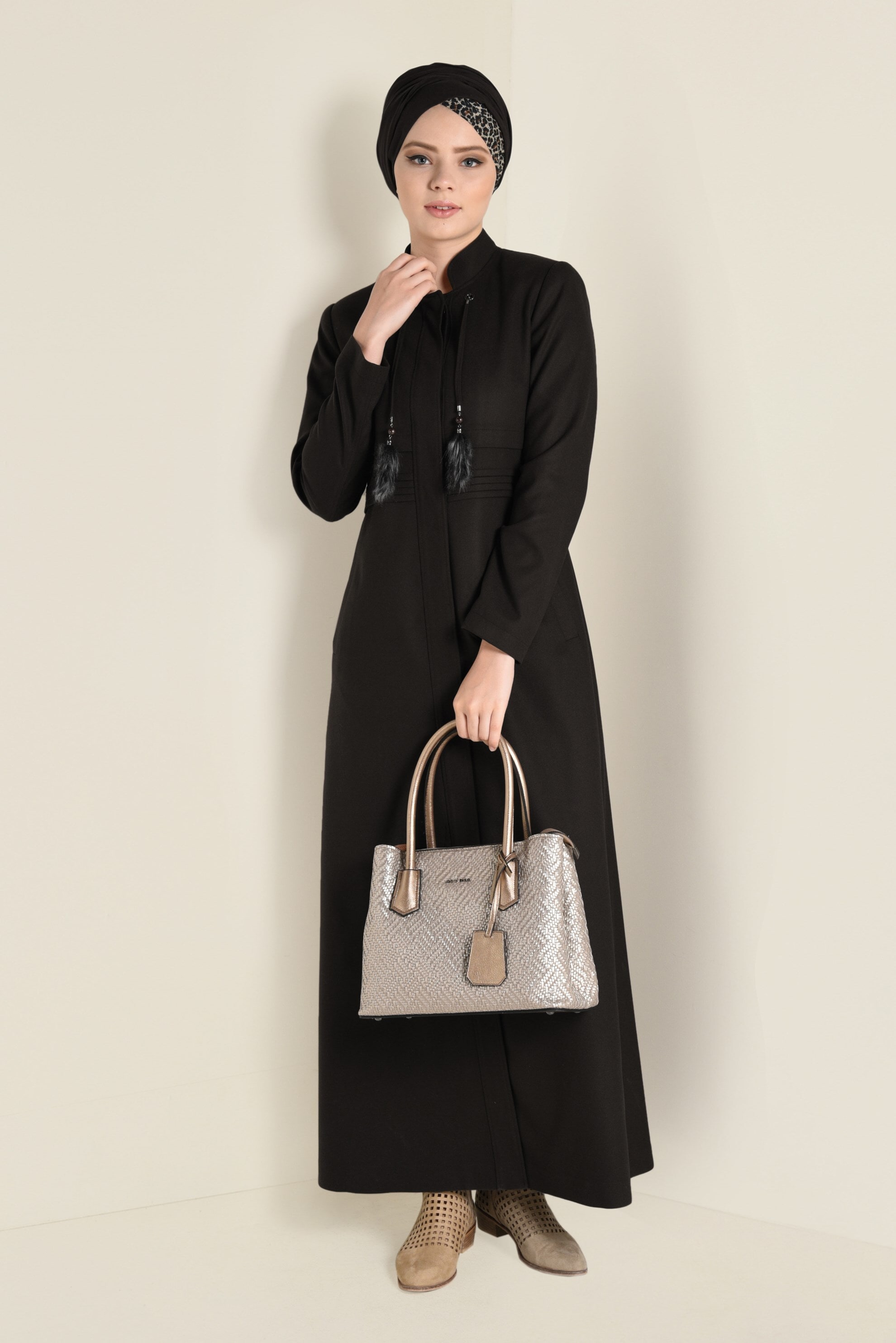 Tesettür giyim KAHVE BAĞCIKLARI TÜY DETAYLI HAKİM YAKA PARDESÜ 1347 