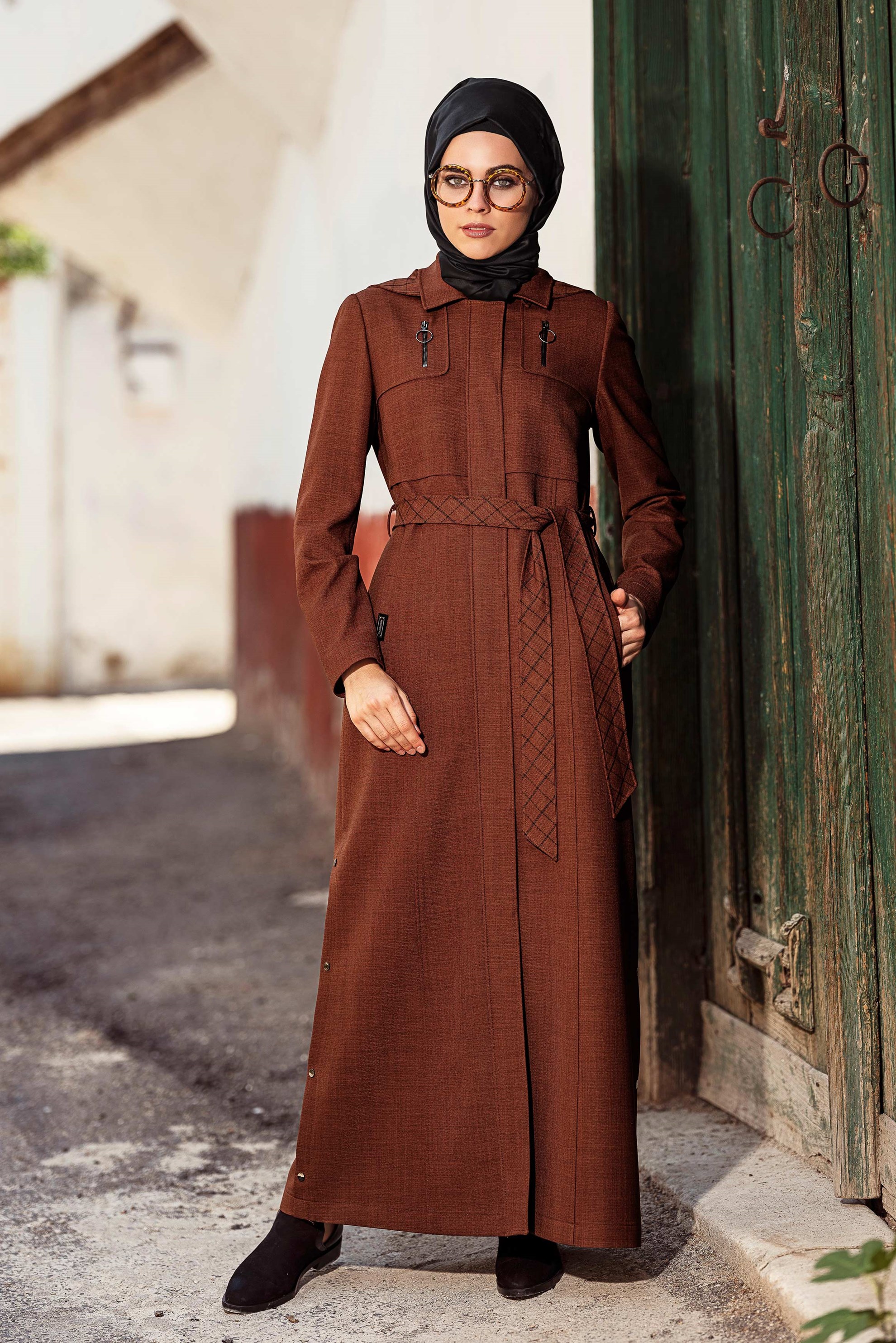 Tesettür giyim KAHVE KAPÜŞONLU PARDESÜ 1349