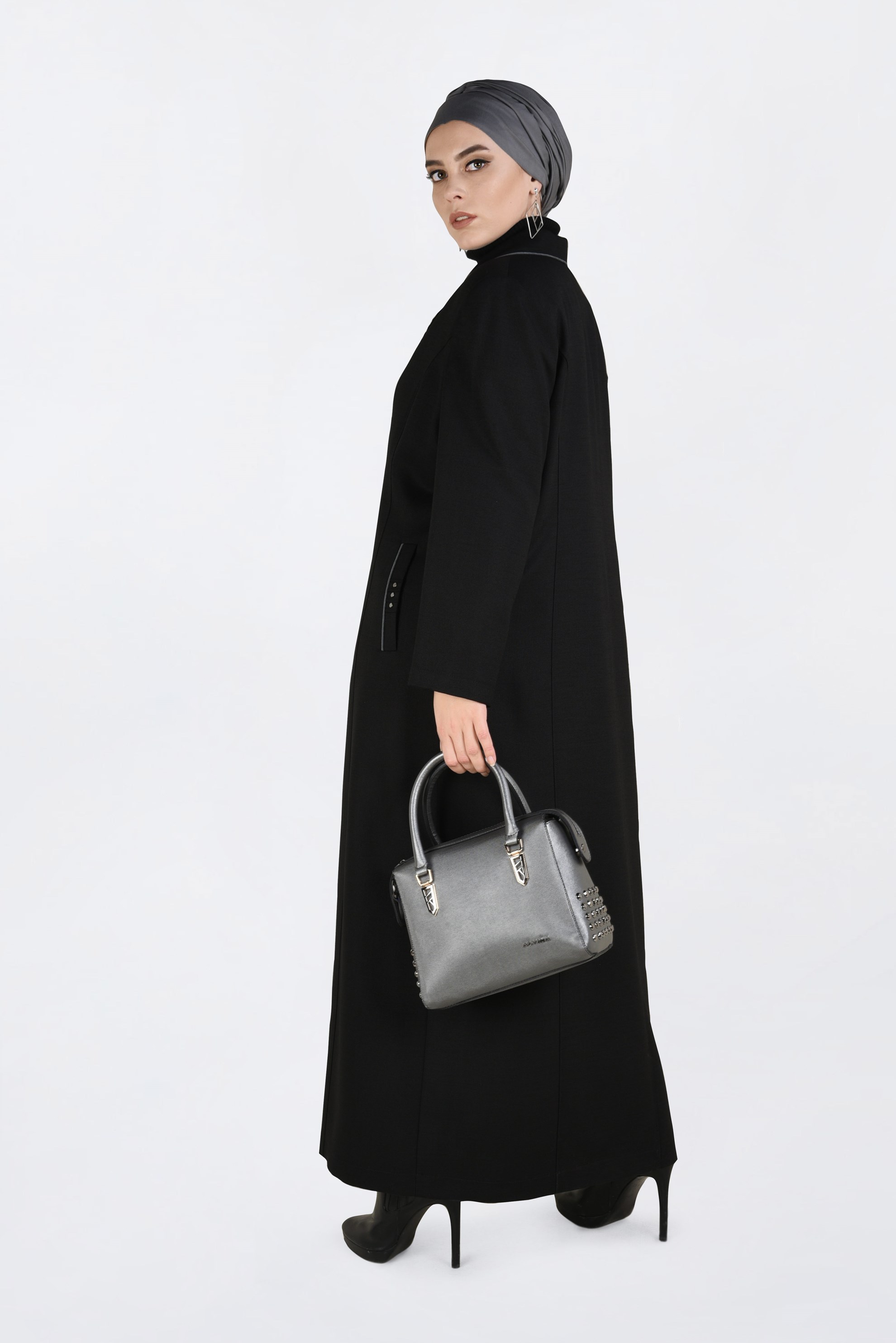 Tesettür giyim SİYAH DÜĞMELİ CEP DETAYLI PARDESÜ 1352 