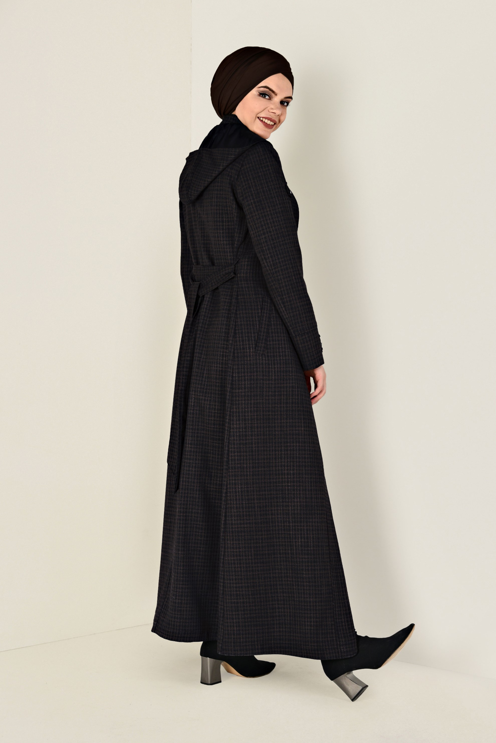 Tesettür giyim SİYAH FERMUAR VE ÇITÇIT DETAYLI PARDESÜ 1356