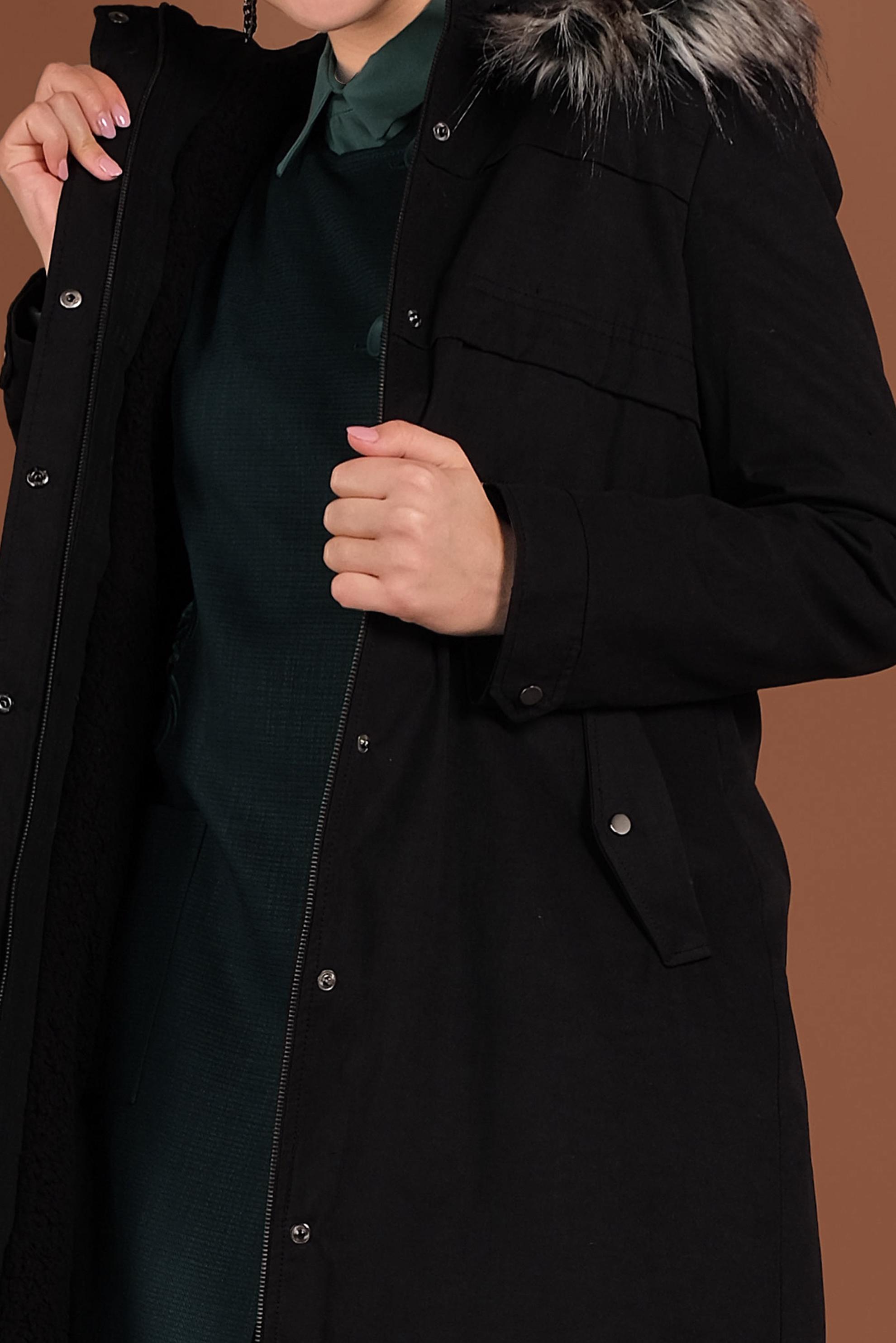 Tesettür giyim SİYAH KAPÜŞONU KÜRKLÜ CEPLİ PARKA 9761 