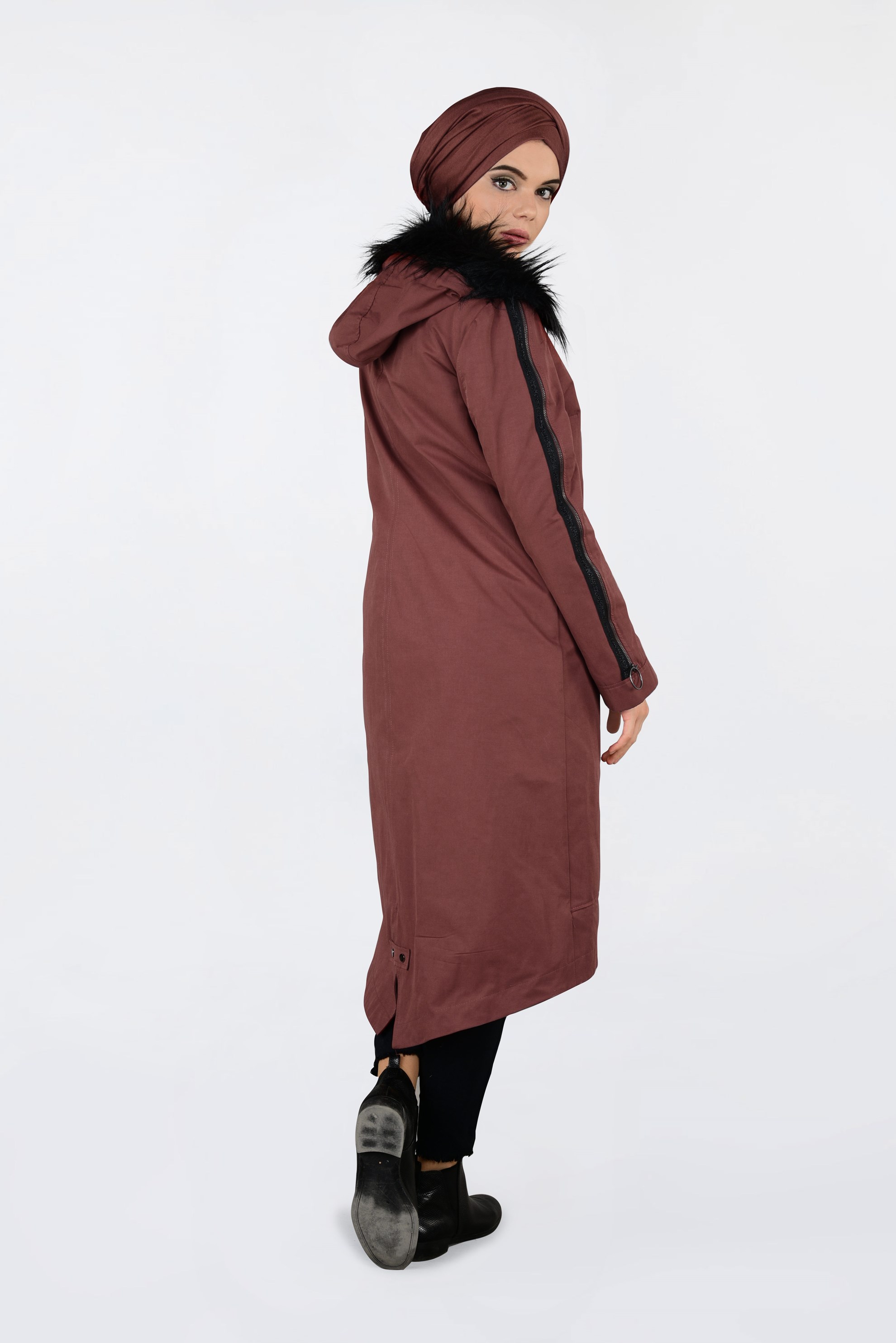 Tesettür giyim TURUNCU KAPÜŞONU KÜRKLÜ KOLLARI FERMUAR DETAYLI PARKA 9775