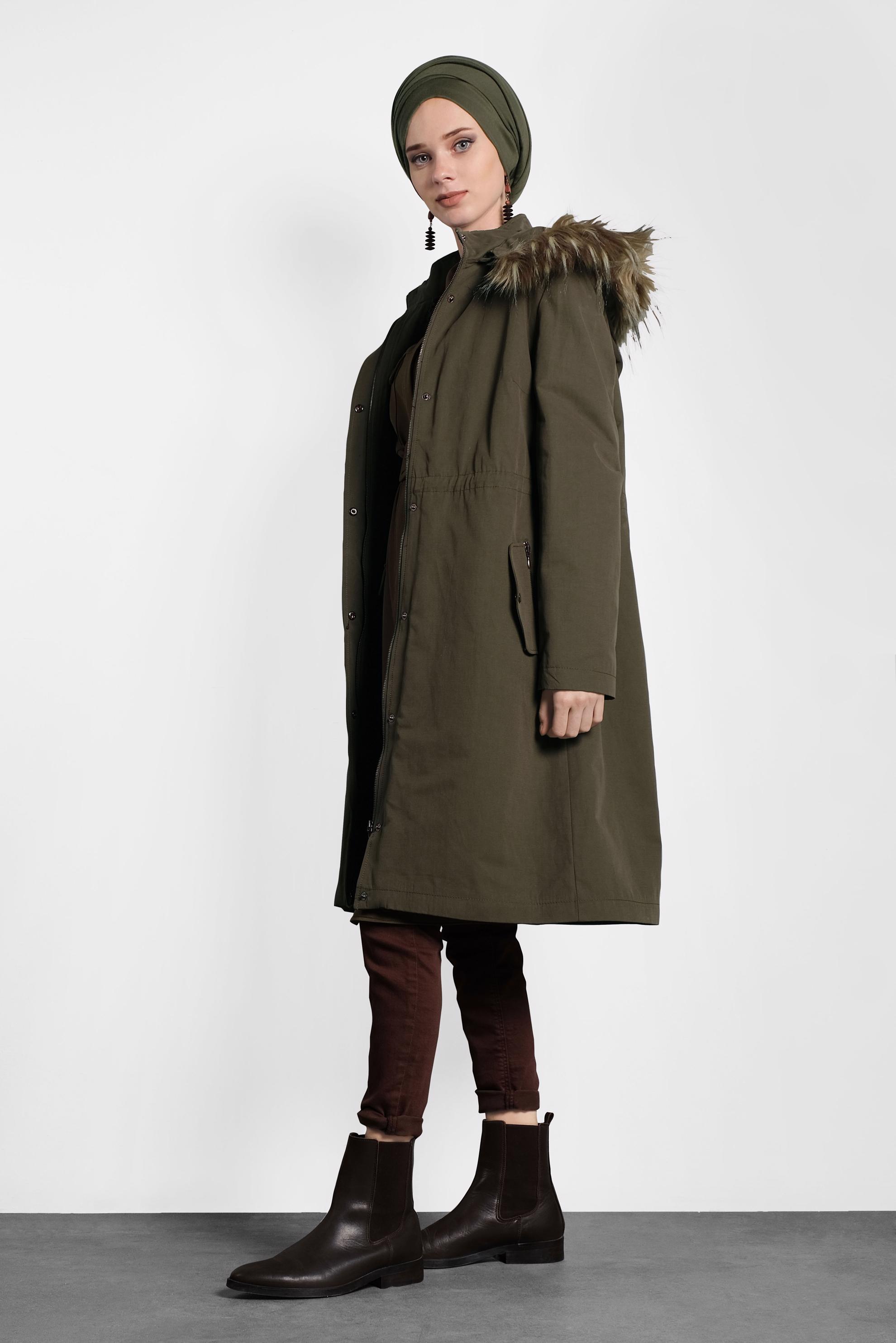 Tesettür giyim HAKİ BELİ BÜZGÜLÜ KAPÜŞONLU PARKA 9779 