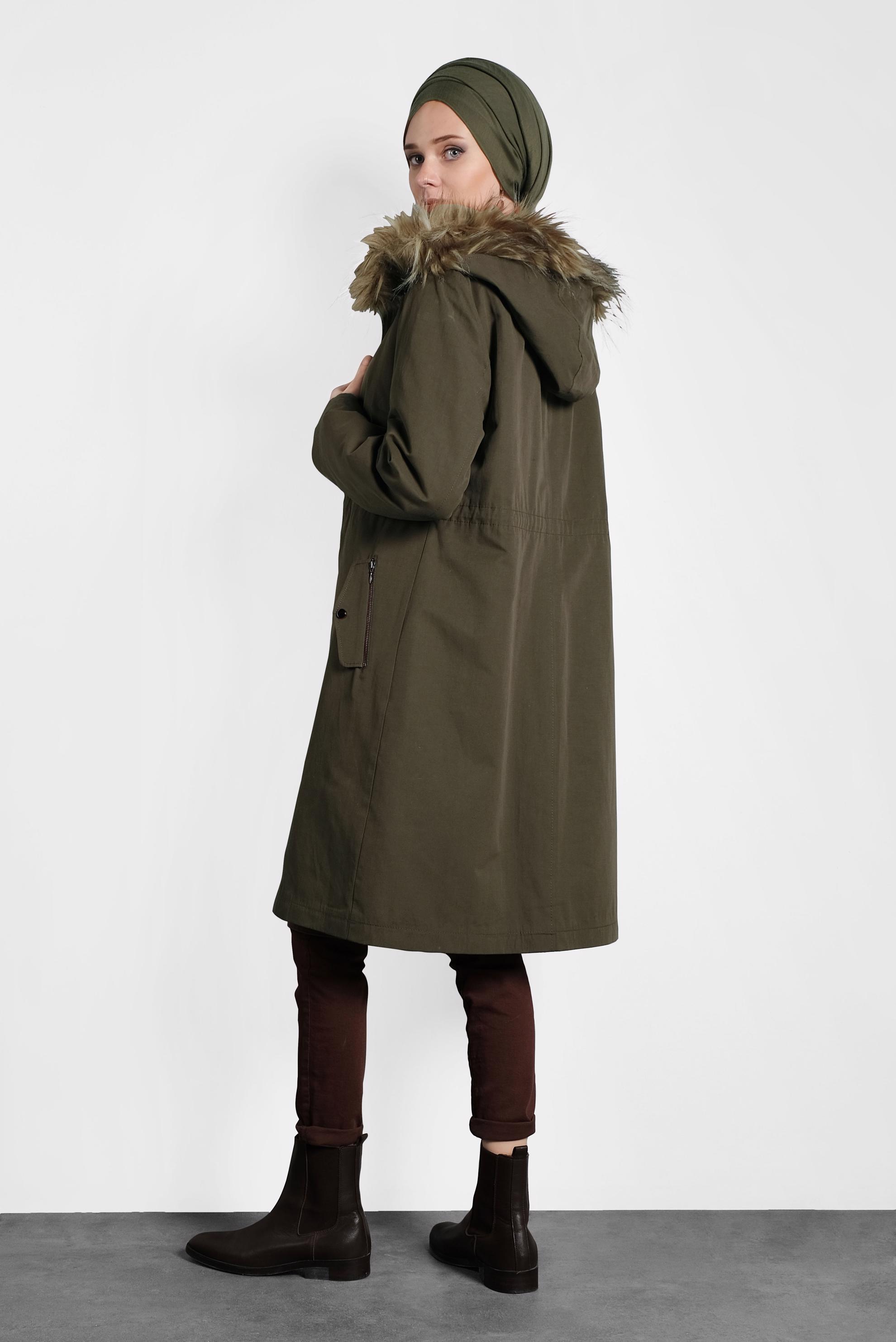 Tesettür giyim HAKİ BELİ BÜZGÜLÜ KAPÜŞONLU PARKA 9779 