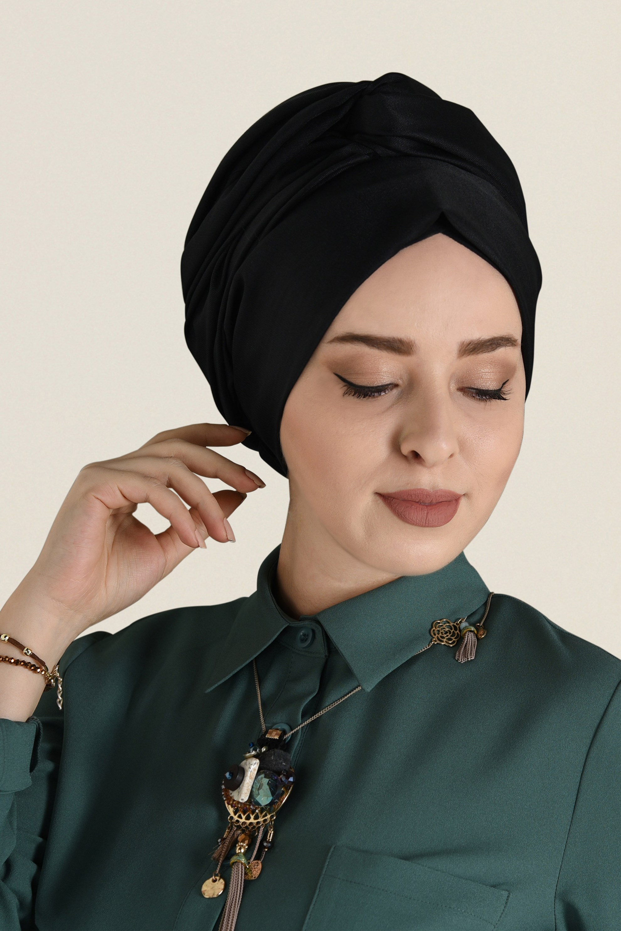 Tesettür giyim SİYAH ALVİNA DÜZ İPEKSİ ŞAL 9925 