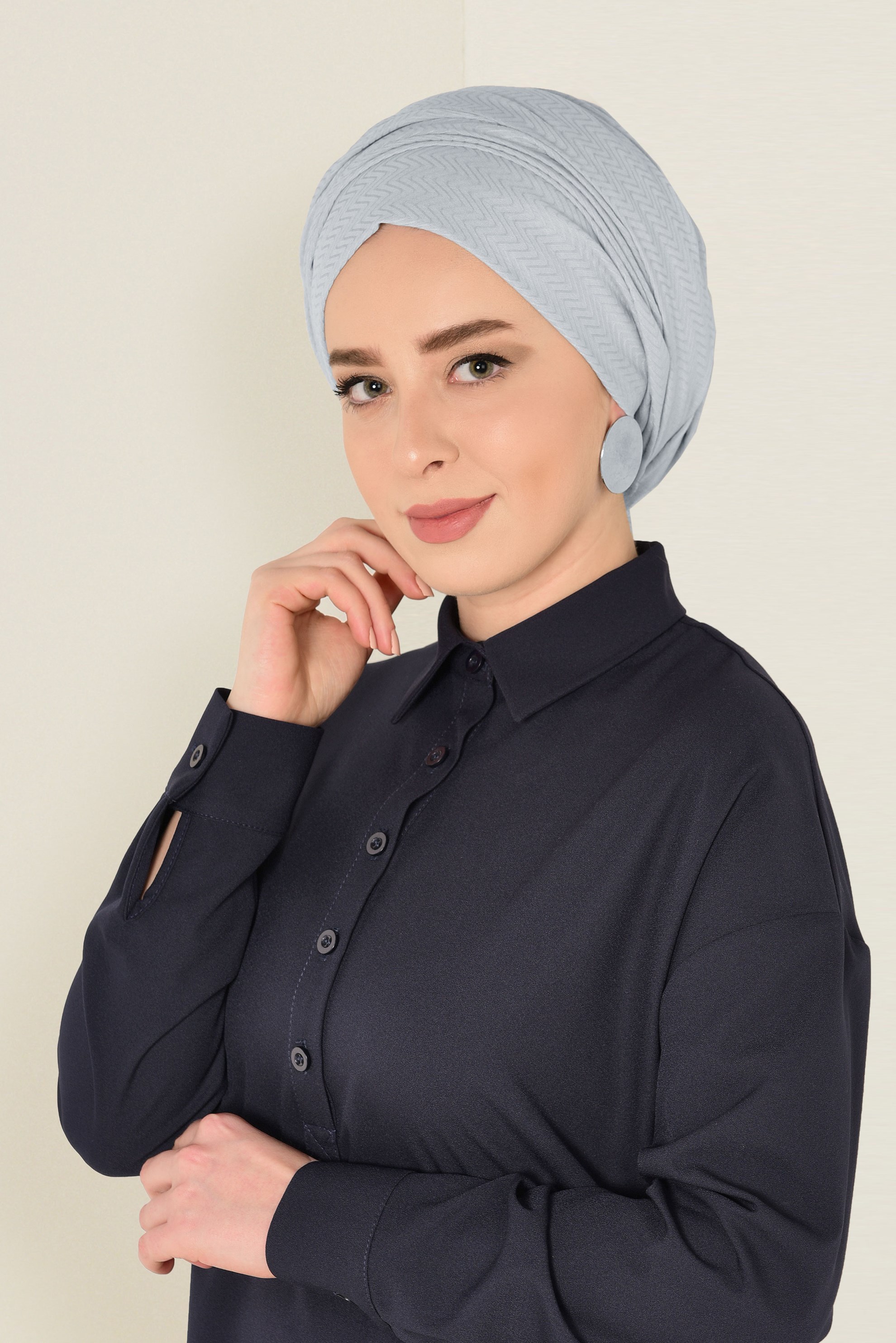 Tesettür giyim GÜMÜŞ ALVİNA BALIKSIRTI KOTON ŞAL 9946 