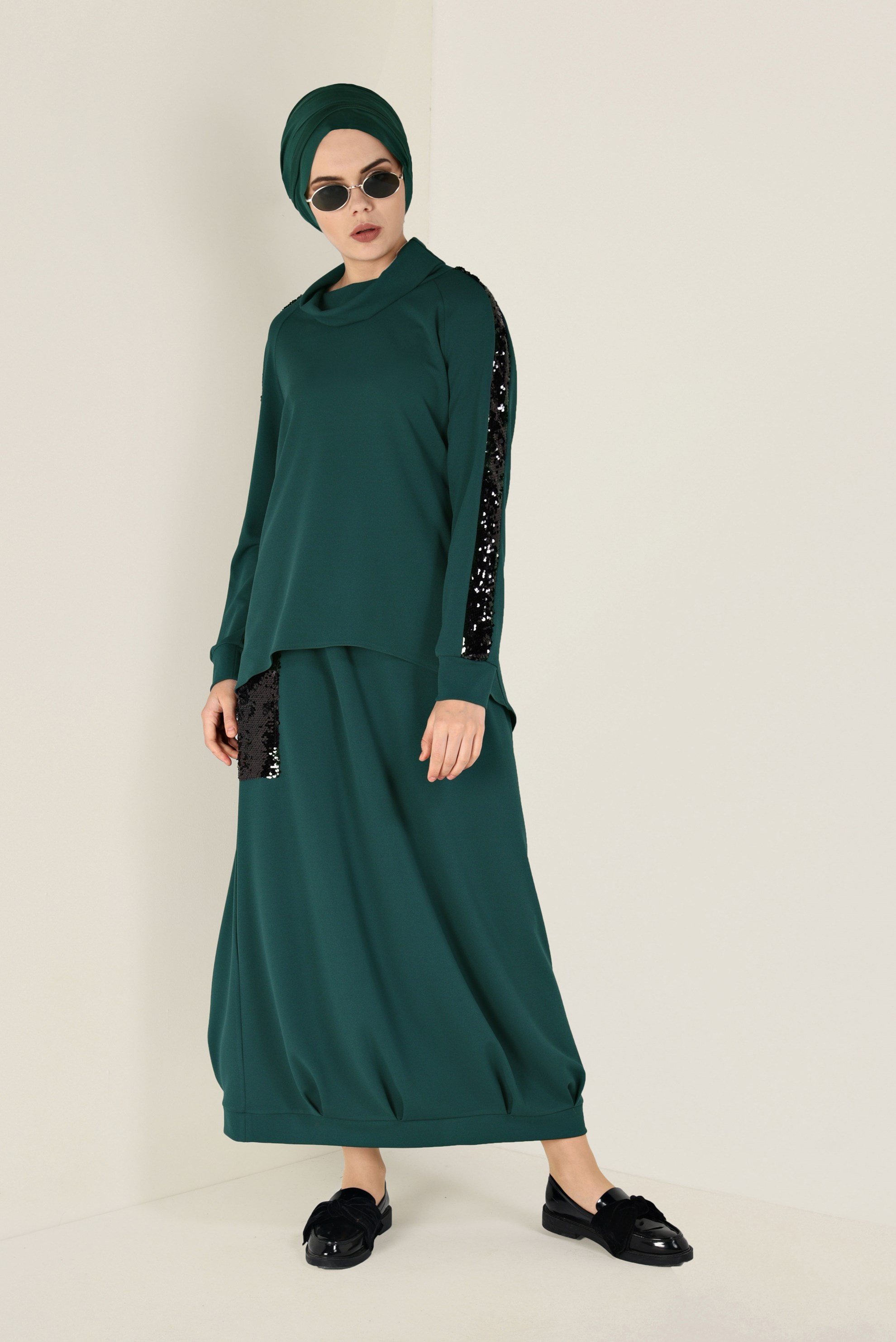 Tesettür giyim YEŞİL PUL PAYET DETAYLI ETEKLİ TAKIM 4611