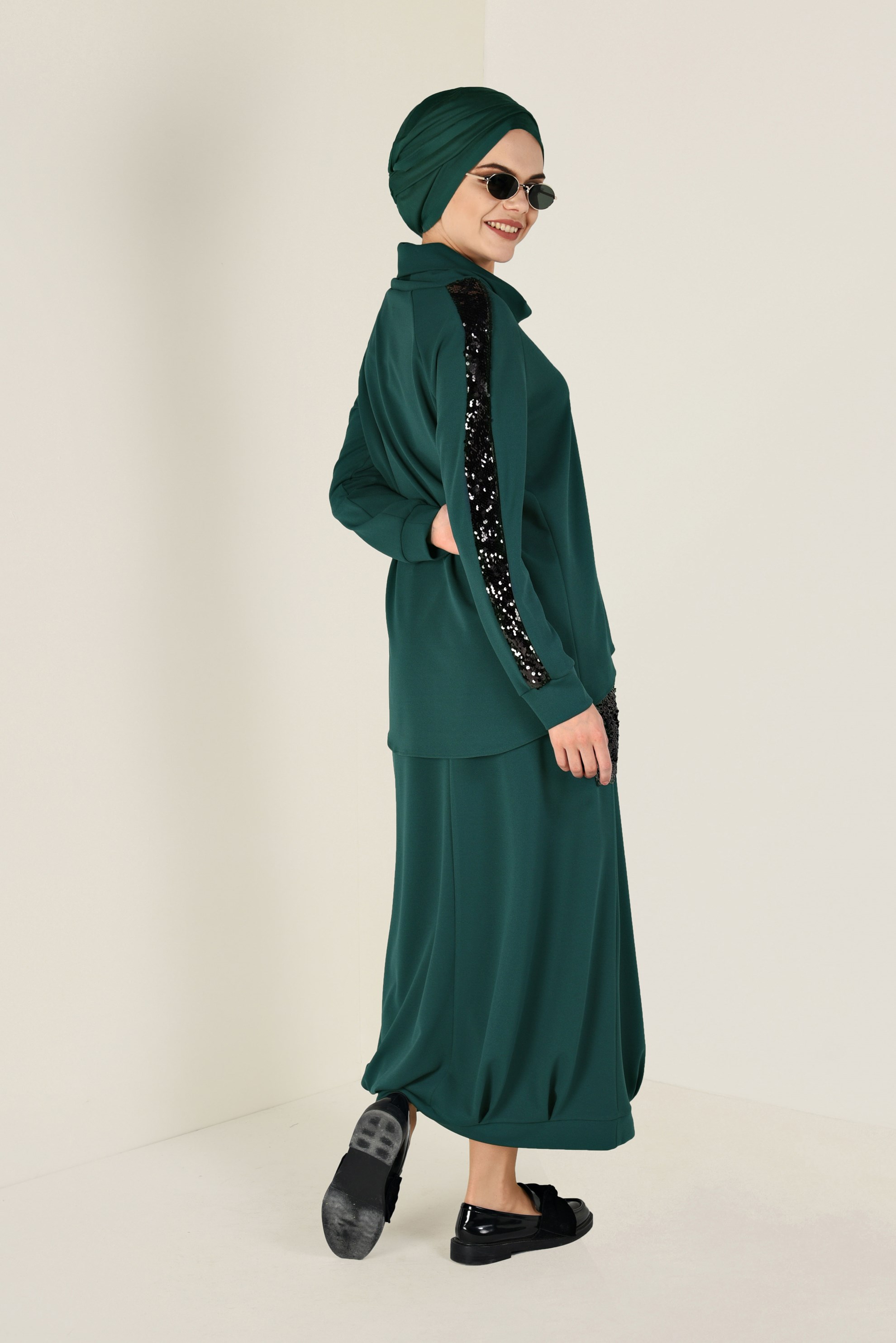 Tesettür giyim YEŞİL PUL PAYET DETAYLI ETEKLİ TAKIM 4611