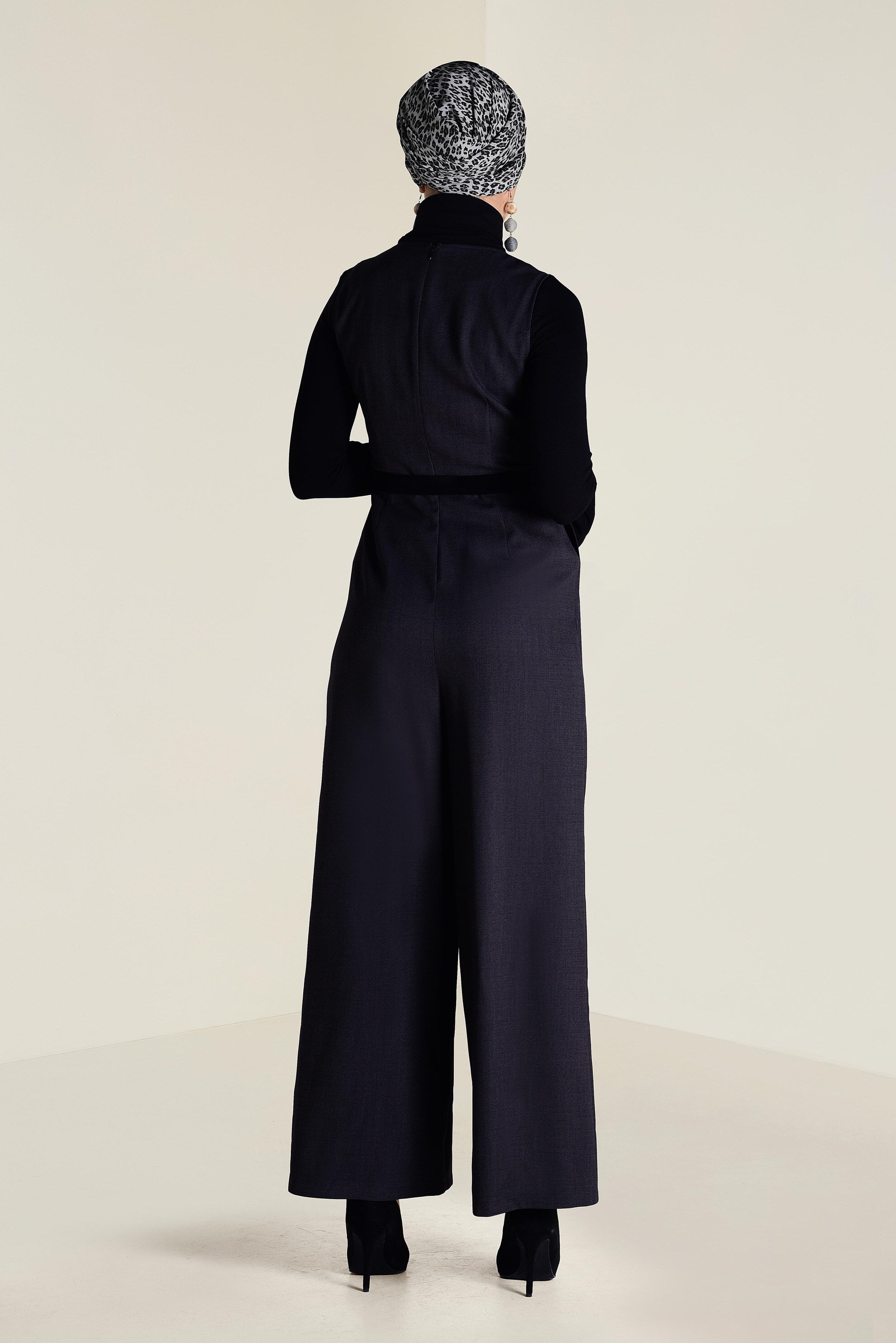 Hijab-Kleidung SCHWARZ V-AUSSCHNITT GÜRTEL OVERALL 4574