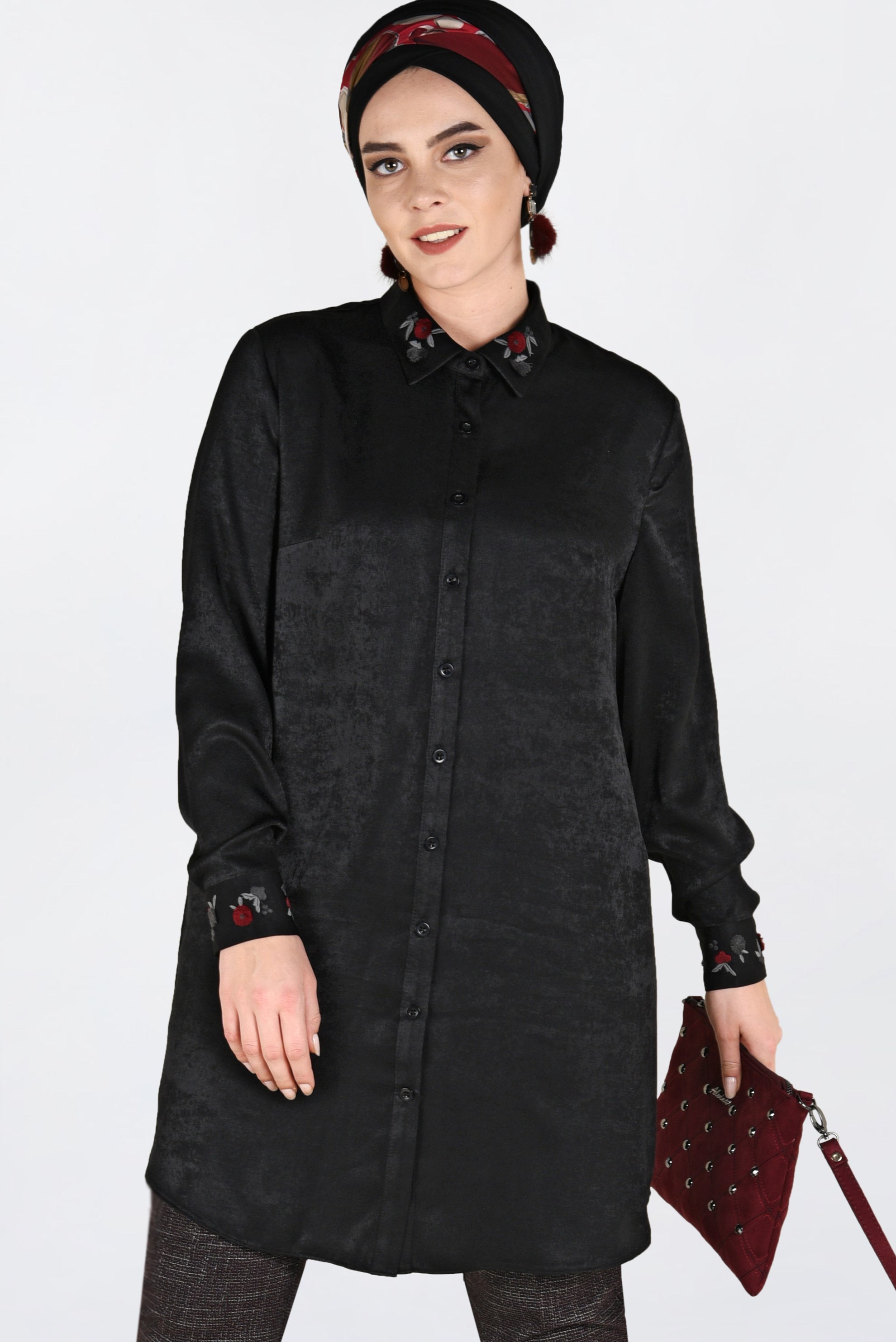 Tesettür giyim SİYAH NAKIŞ DETAYLI TUNİK 2843