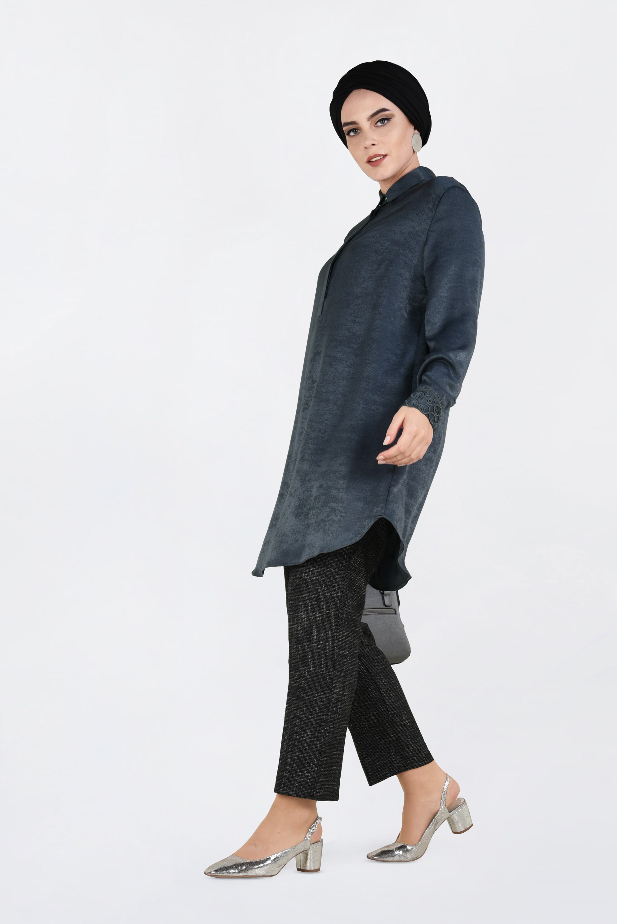 Tesettür giyim GRİ MANŞETLERİ GÜPÜRLÜ TUNİK 2845 