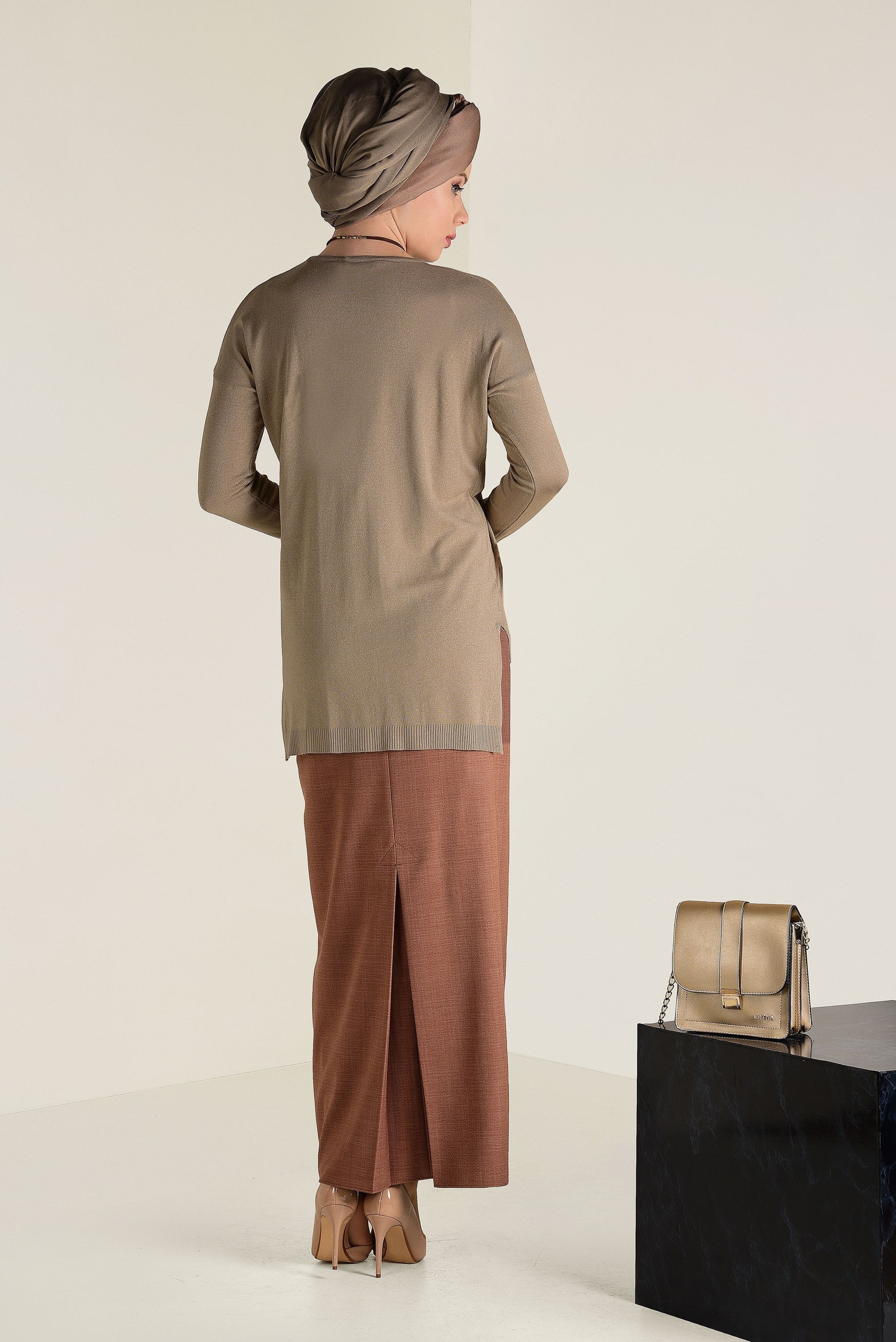 Tesettür giyim BEJ BİSİKLET YAKA TRİKO TUNİK 4503 