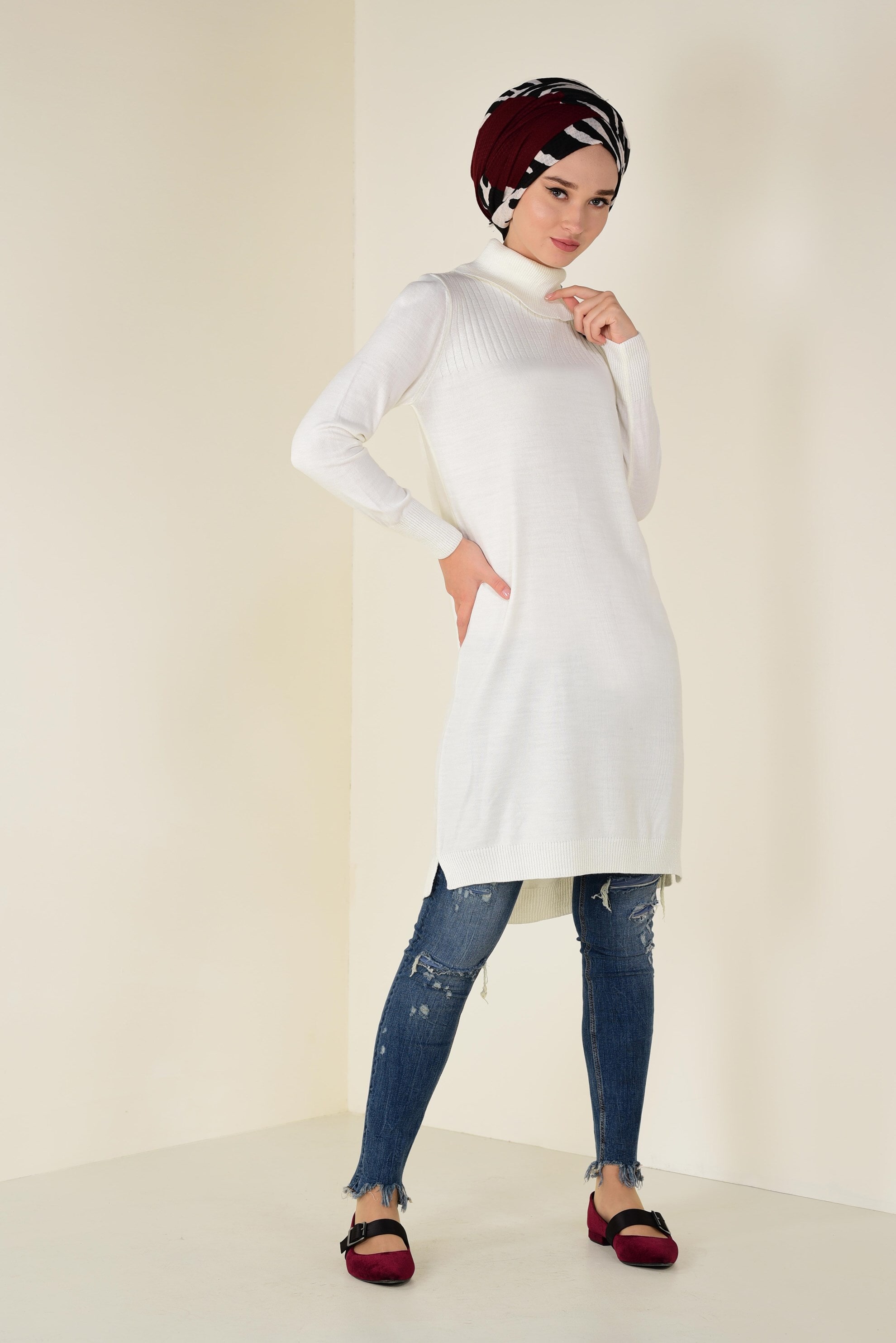 Tesettür giyim BEYAZ BALIKÇI YAKA TRİKO TUNİK 4505 