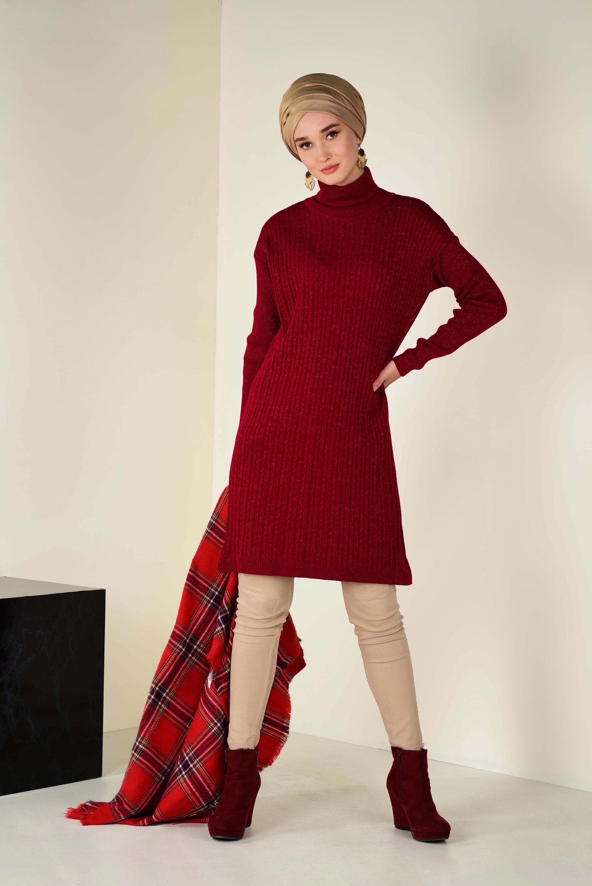 Tesettür giyim KIRMIZI SİMLİ TRİKO TUNİK 4506 