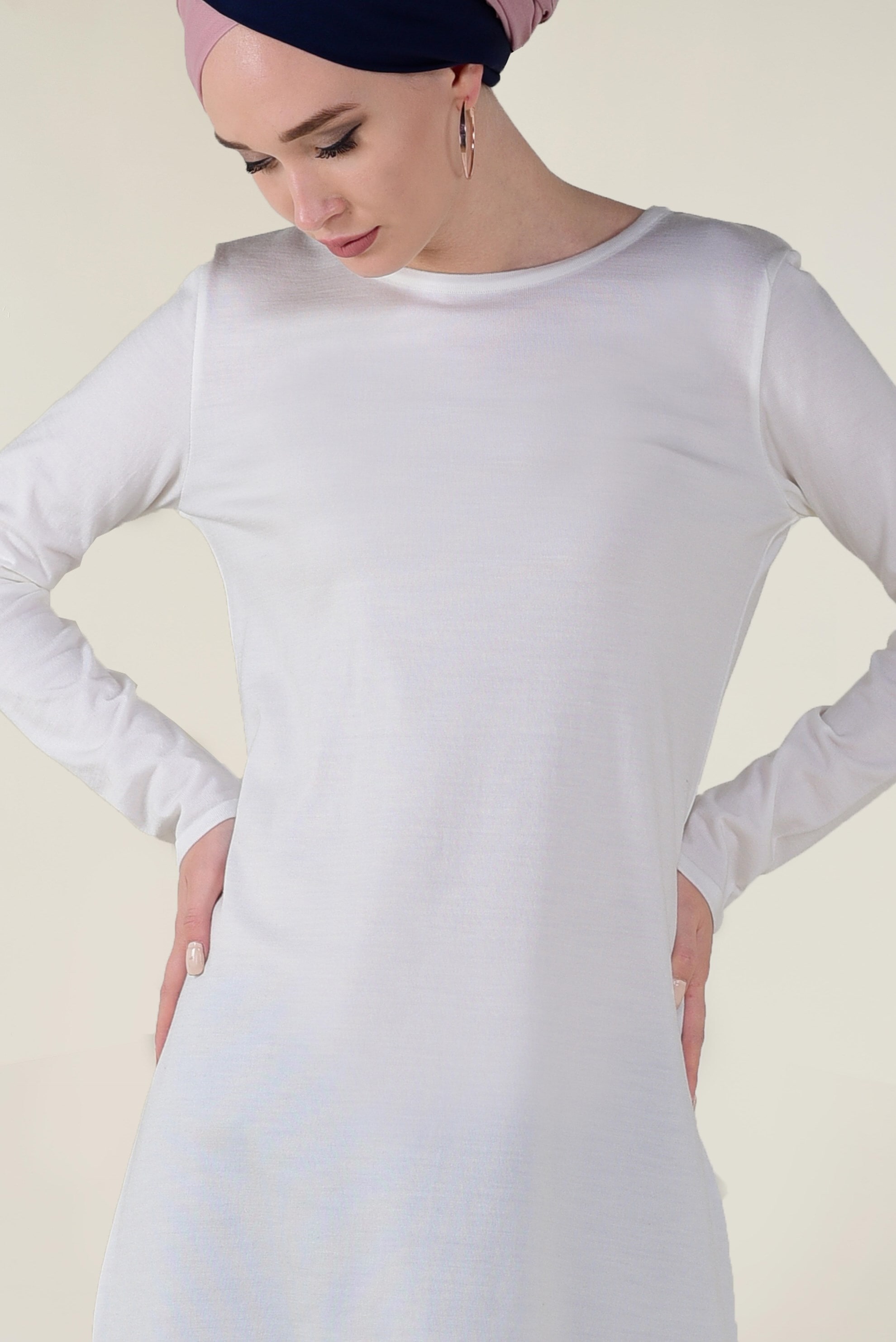 Tesettür giyim BEYAZ BİSİKLET YAKA TRİKO TUNİK 4509 