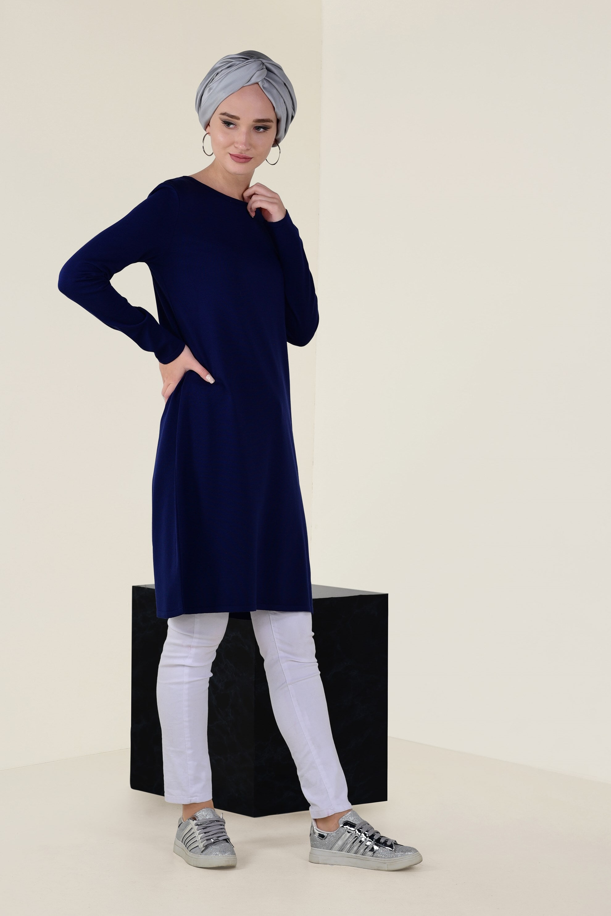 Tesettür giyim LACİVERT BİSİKLET YAKA TRİKO TUNİK 4509 