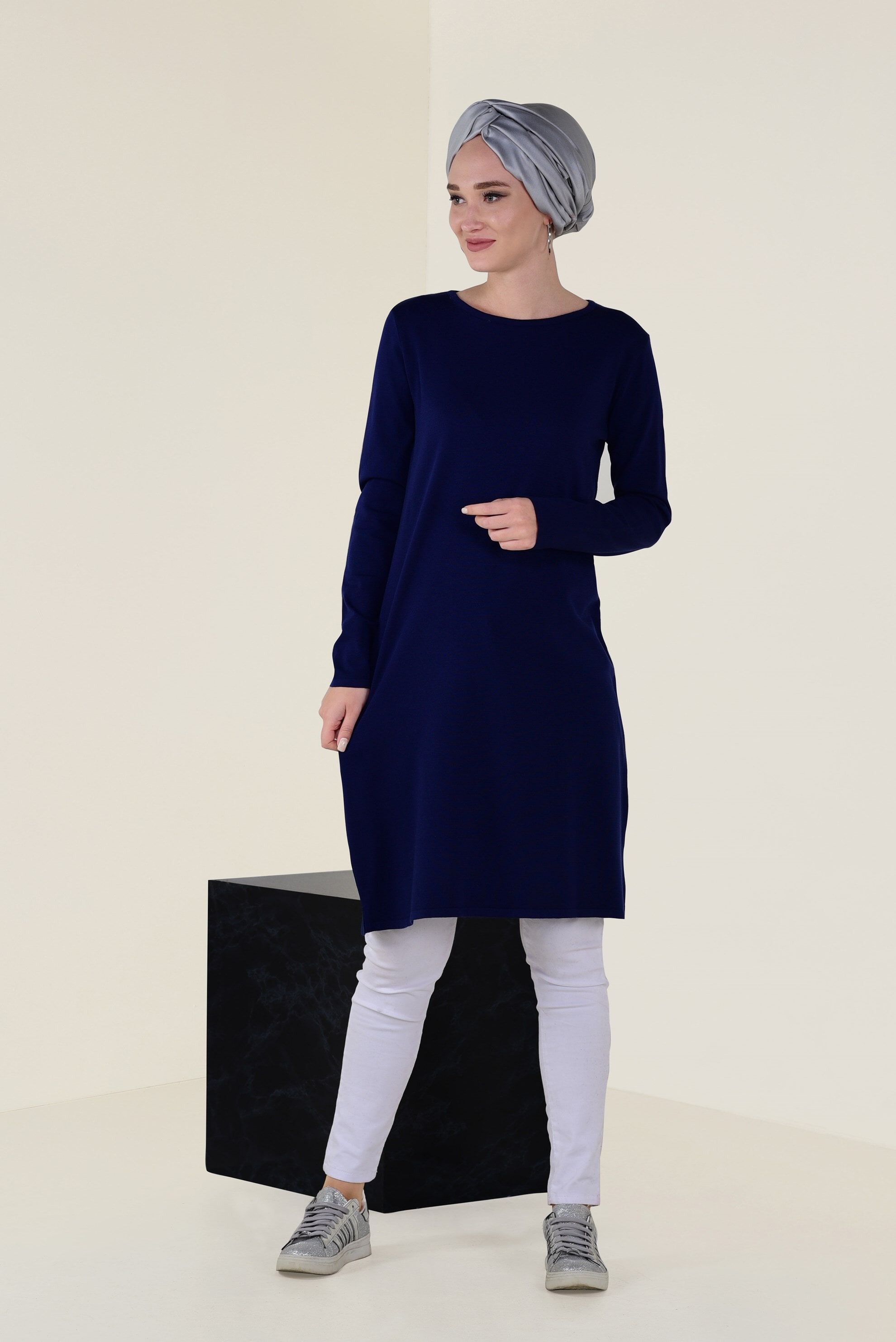 Tesettür giyim LACİVERT BİSİKLET YAKA TRİKO TUNİK 4509 