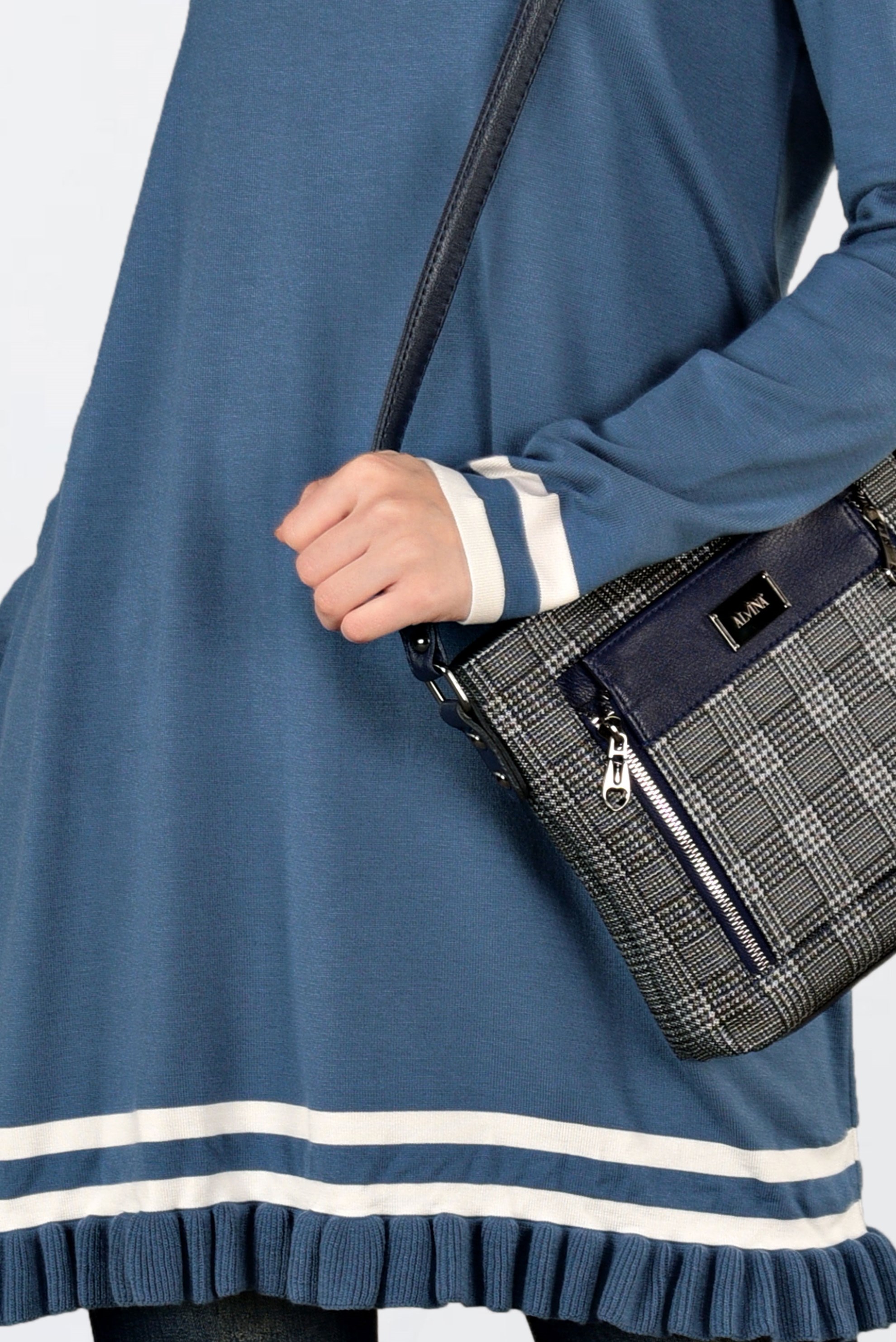 Tesettür giyim MAVİ ETEK UCU FIRFIRLI TRİKO TUNİK 4510 