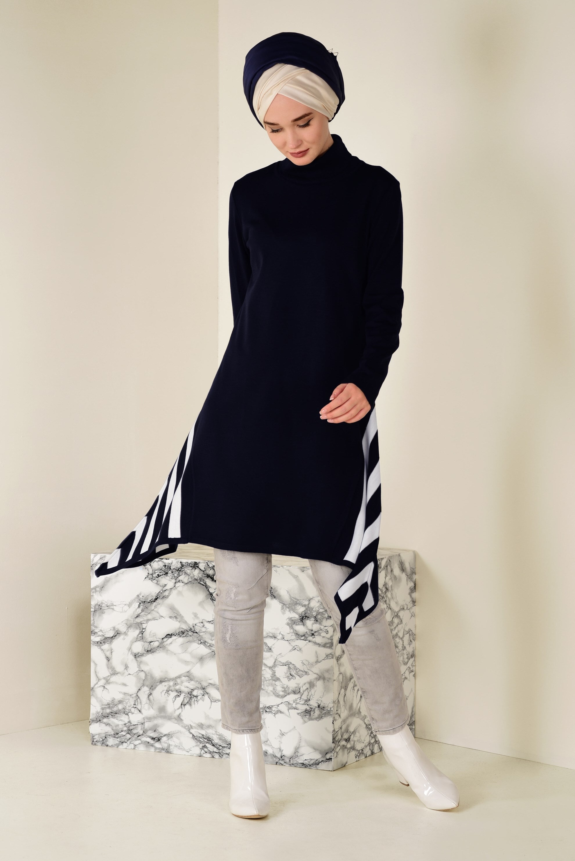 Tesettür giyim LACİVERT ASİMETRİK KESİM TRİKO TUNİK 4517  