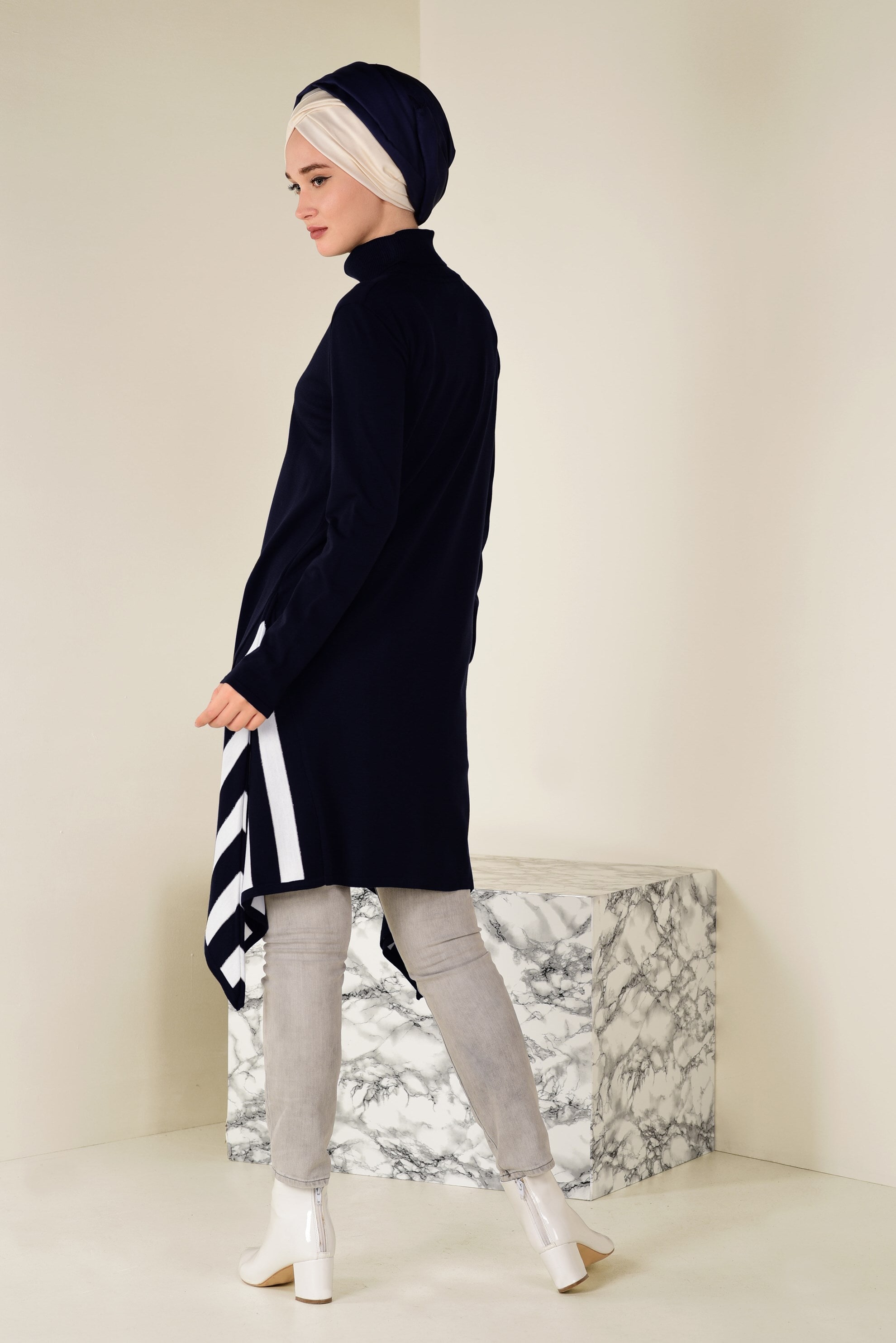 Tesettür giyim LACİVERT ASİMETRİK KESİM TRİKO TUNİK 4517  